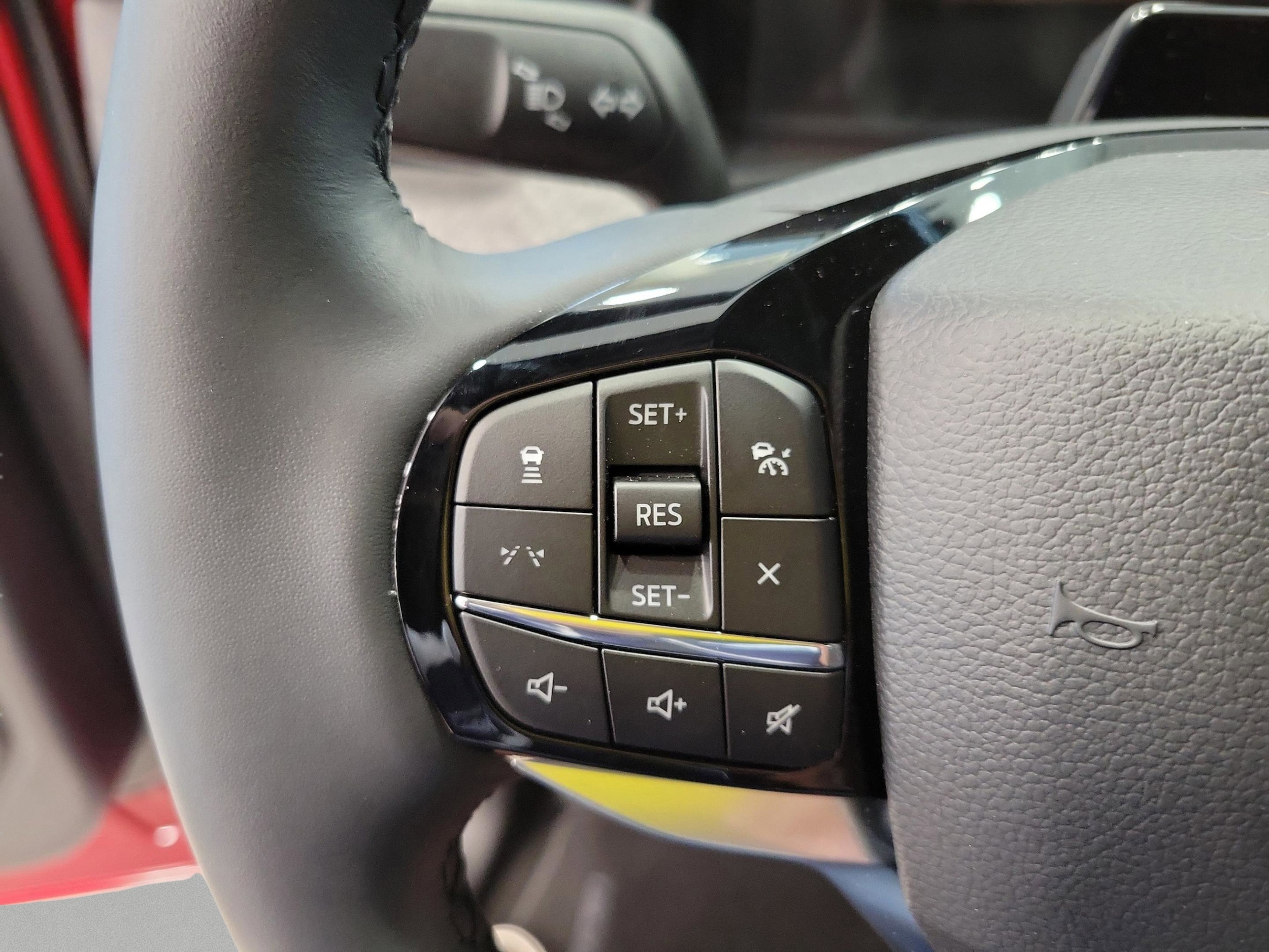 2026 Ford Explorer Platinum - Photo 13
