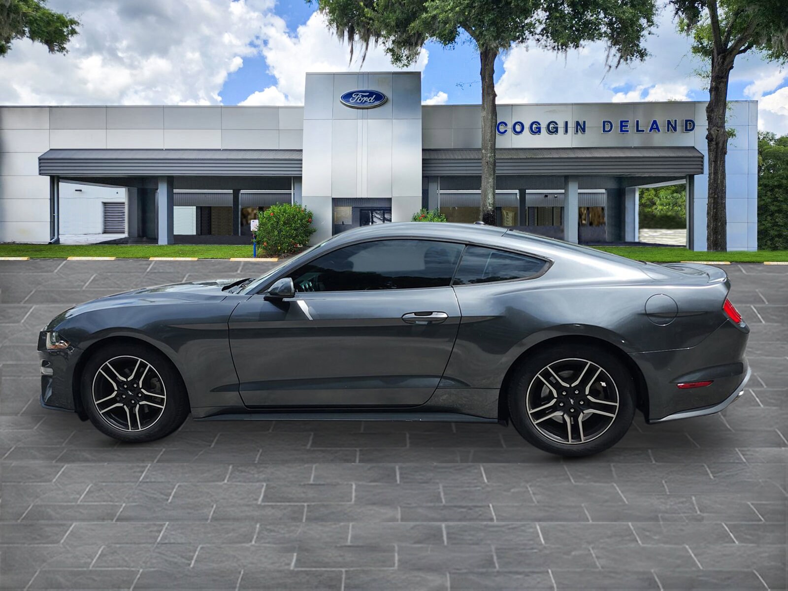 2020 Ford Mustang EcoBoost Premium photo 2