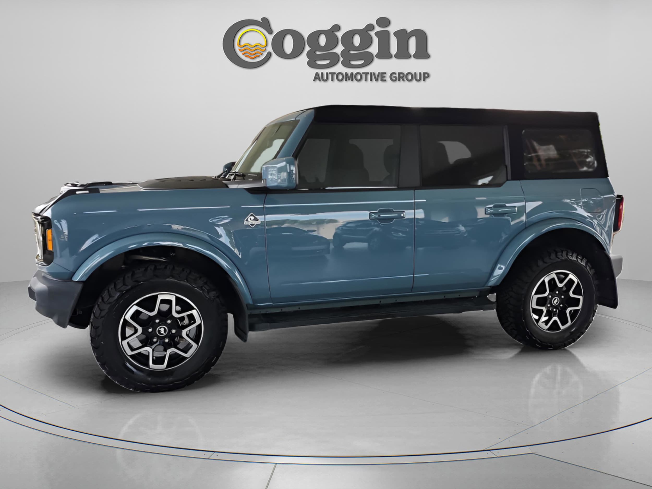 2023 Ford Bronco 4-Door Outer Banks's photo
