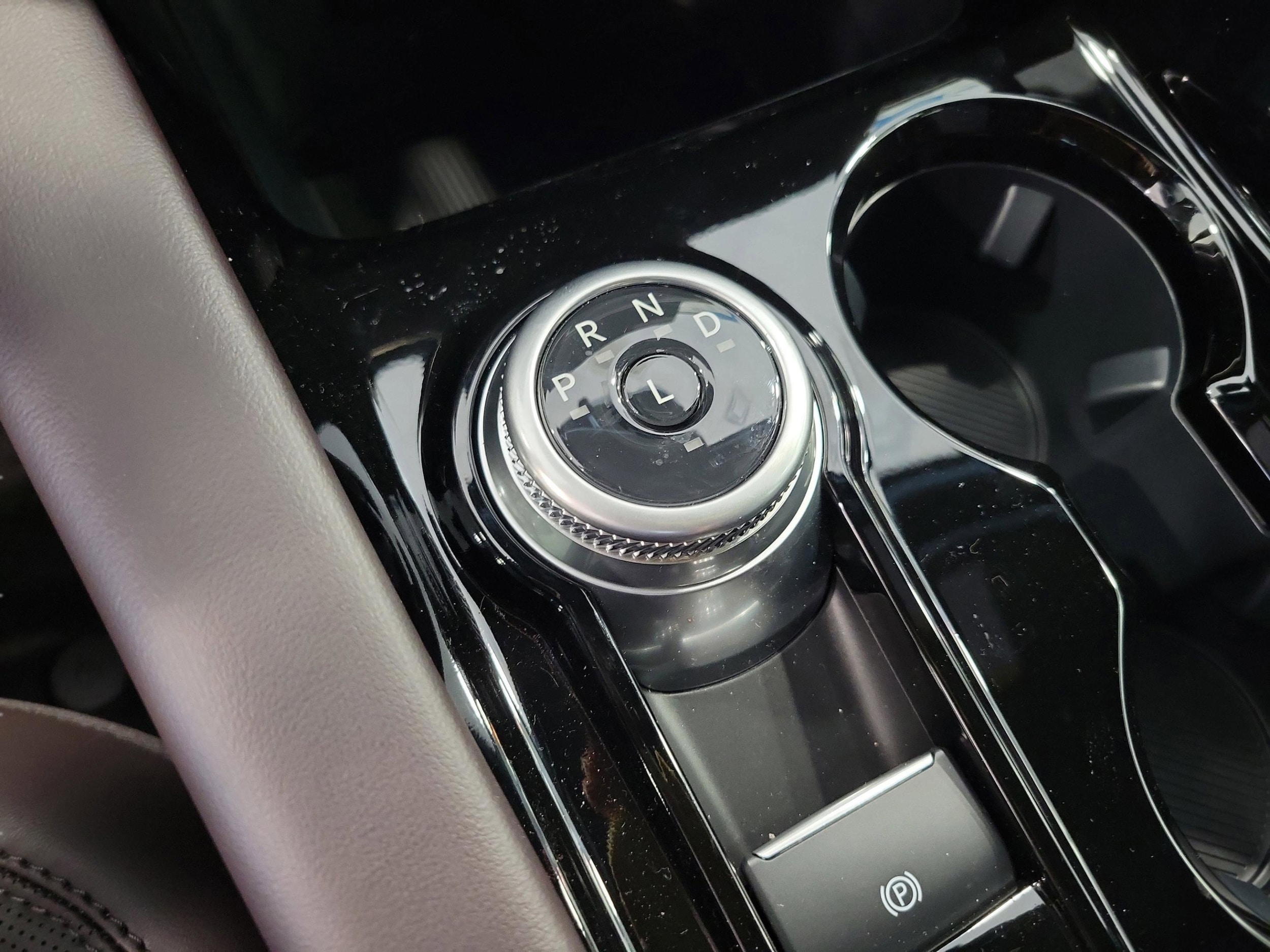 2026 Ford Explorer Platinum - Photo 17
