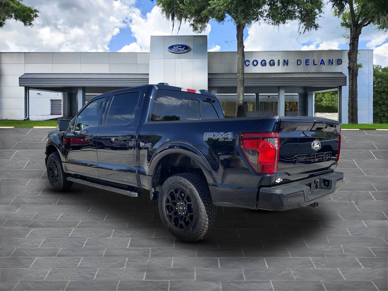 2025 Ford F-150 XLT photo 3