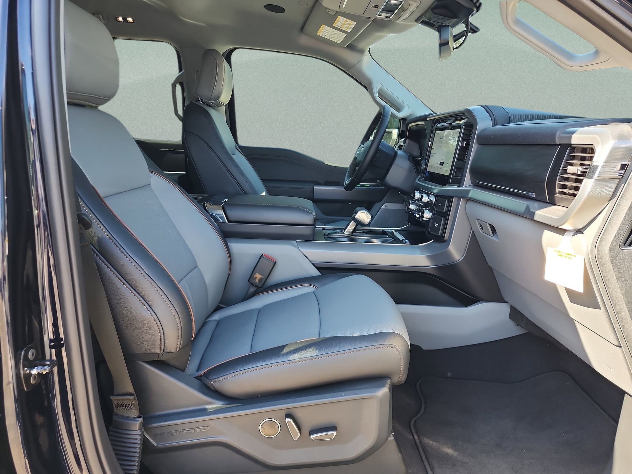 2025 Ford F-150 Lariat - Photo 19