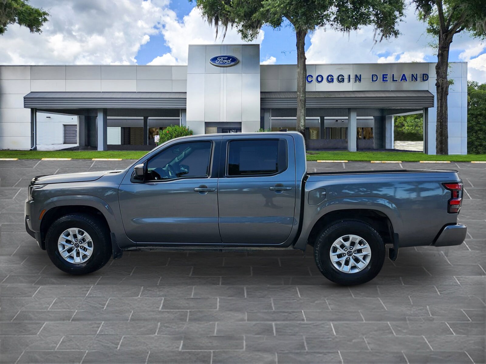 2024 Nissan Frontier SV photo 3