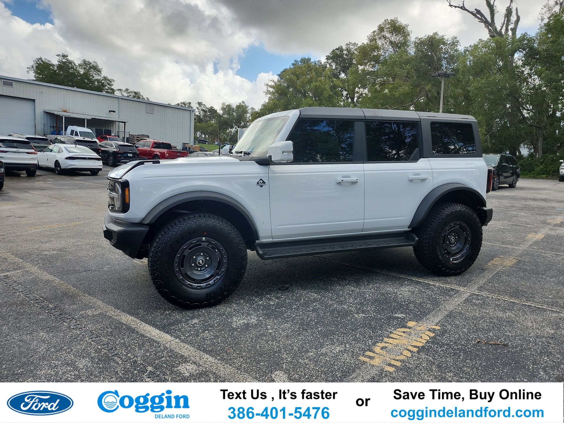 2025 Ford Bronco 4-Door Outer Banks's photo