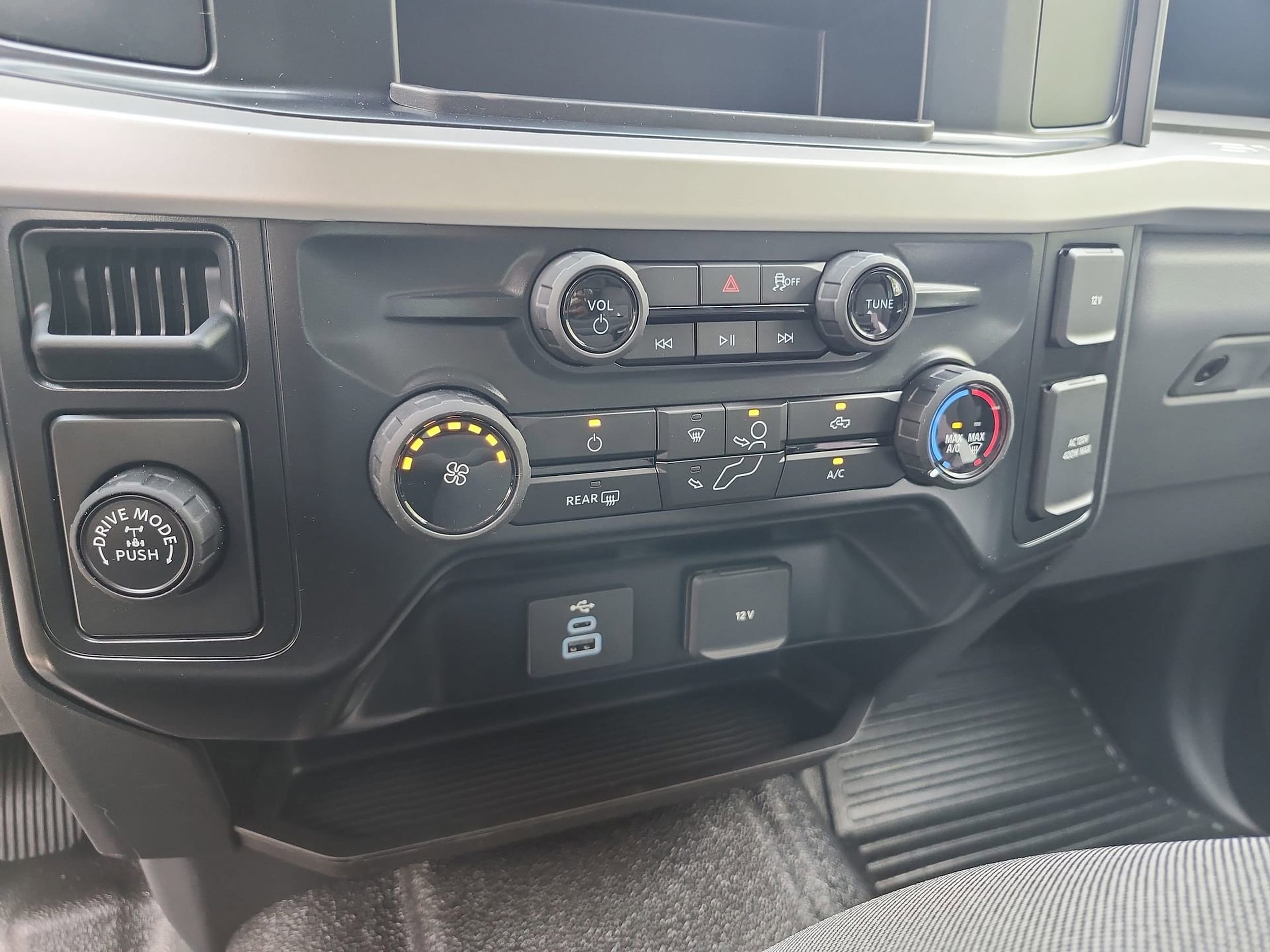 2025 Ford F-250 Super Duty XL - Photo 27