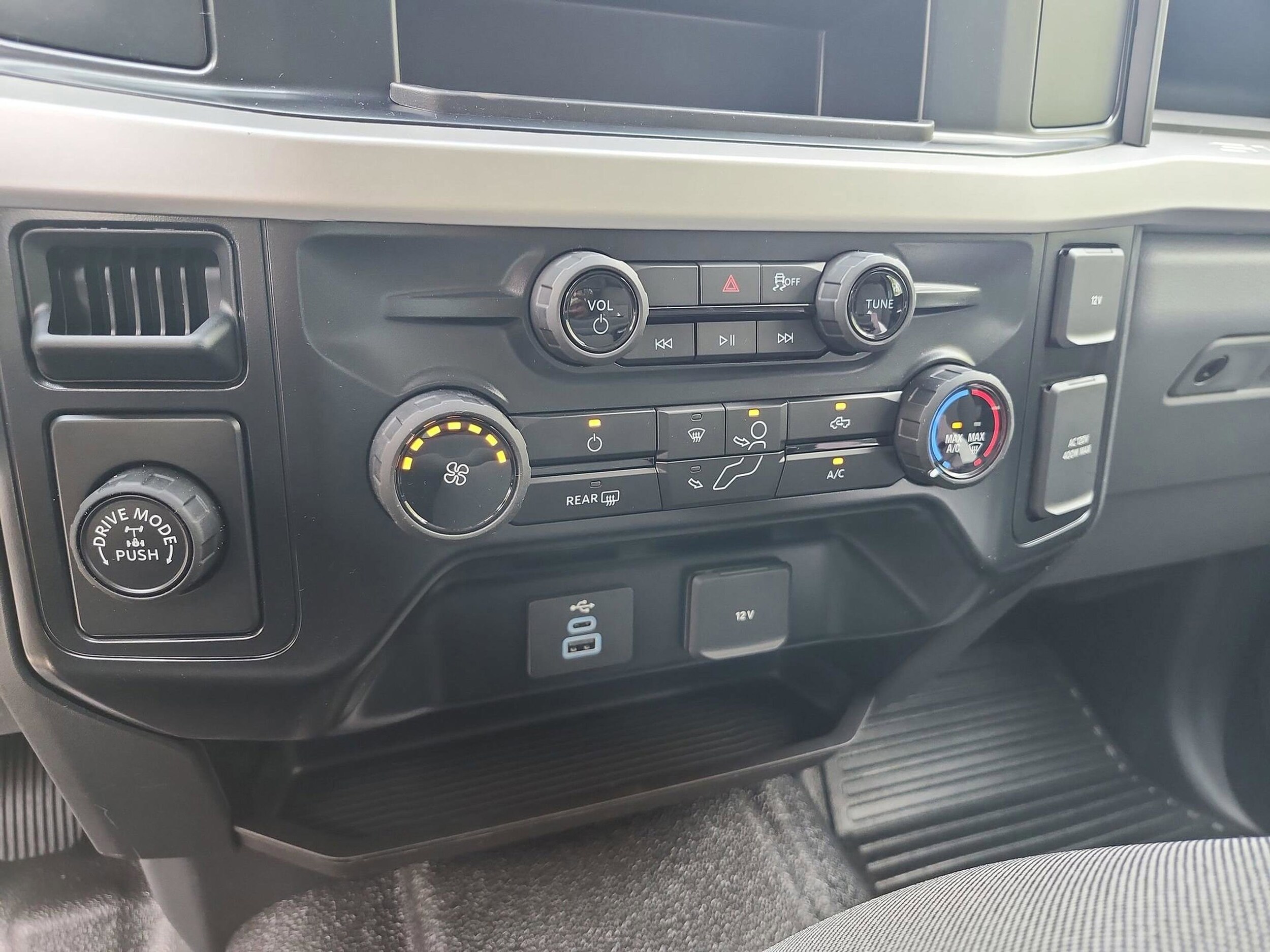 2025 Ford F-250 Super Duty XL - Photo 30