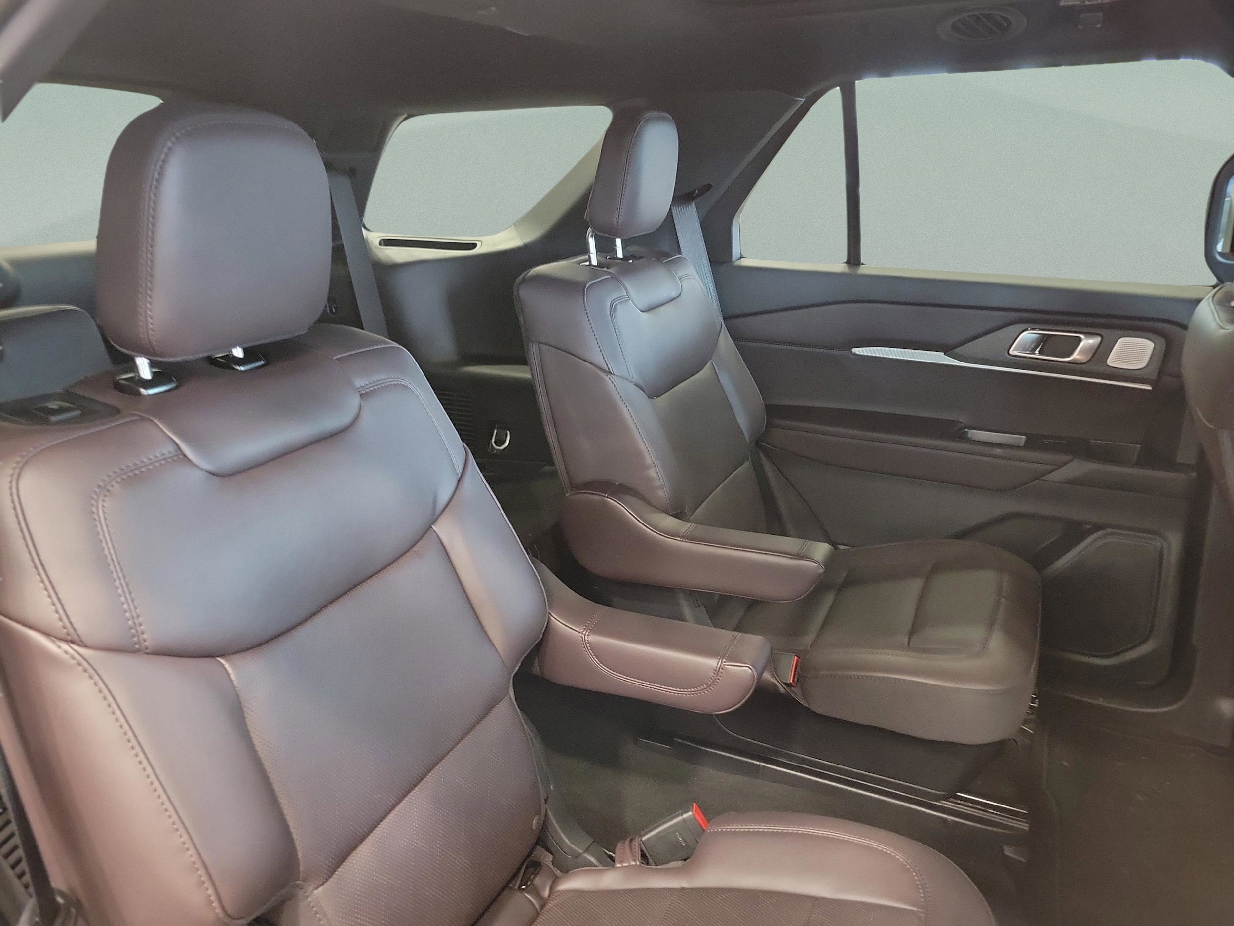 2026 Ford Explorer Platinum - Photo 14