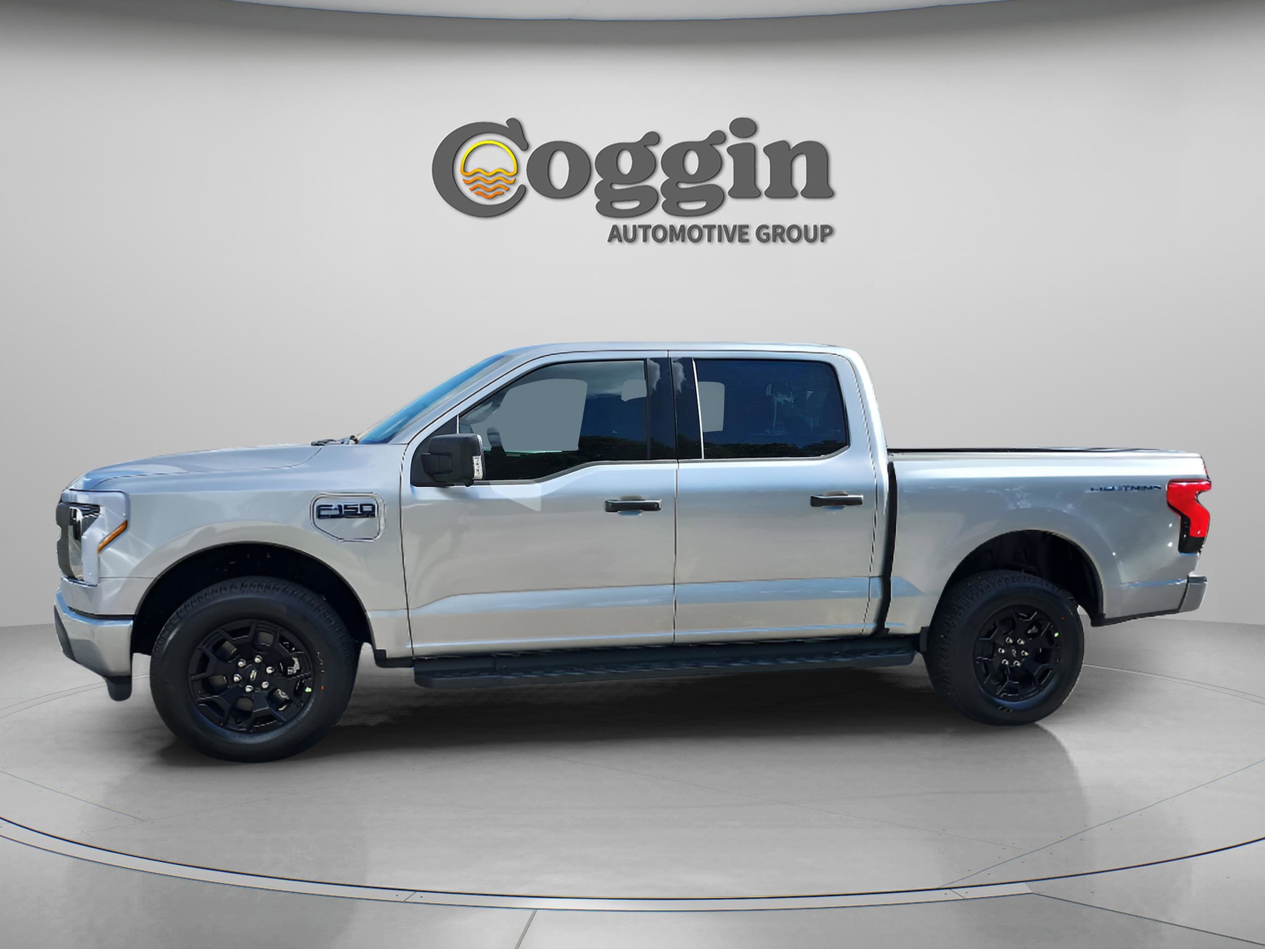 2025 Ford F-150 Lightning XLT's photo