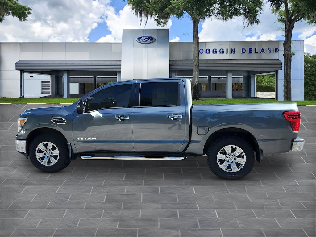 Used 2017 Nissan Titan SV Truck Crew Cab