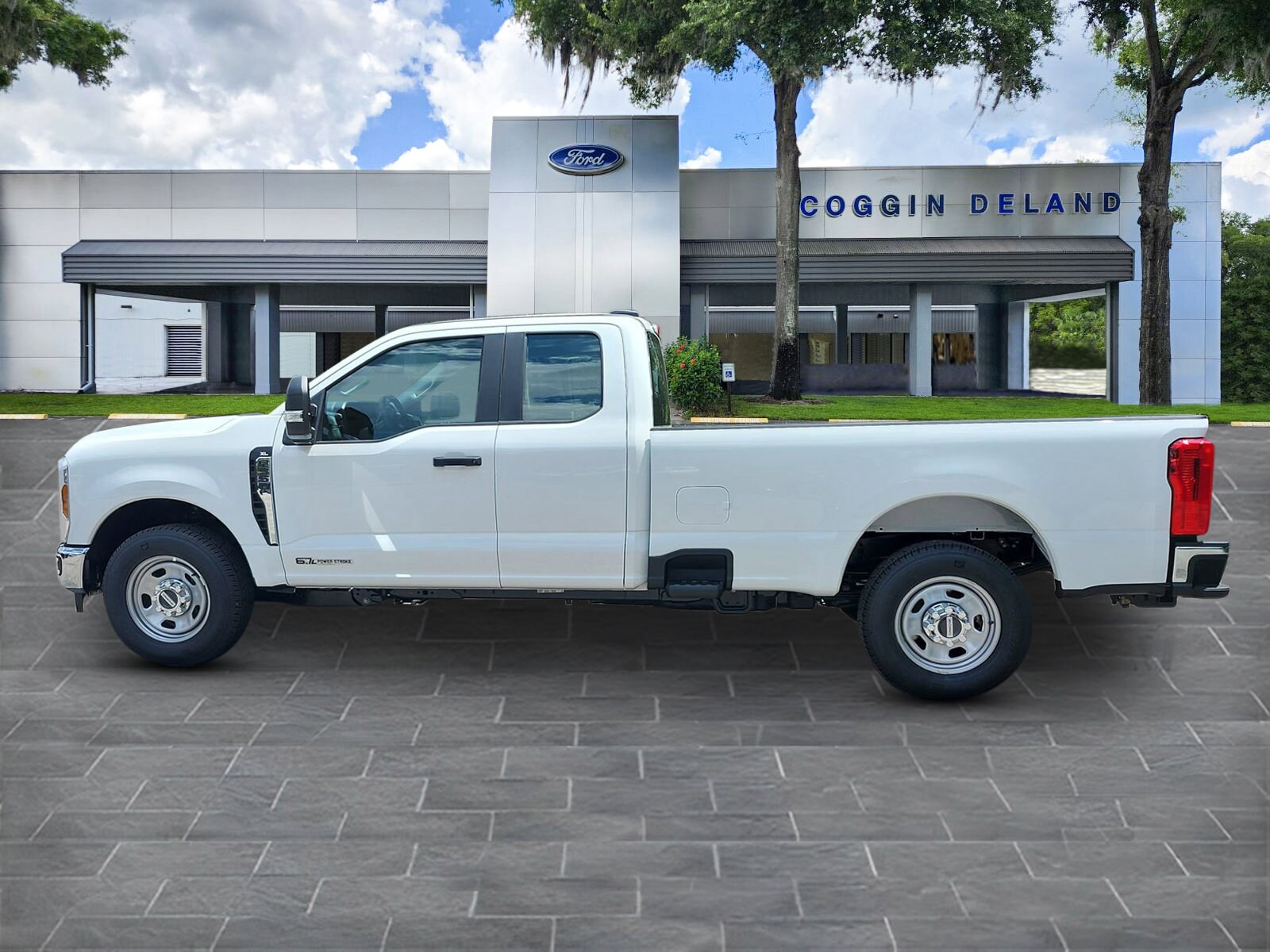2025 Ford F-350 XL photo 2