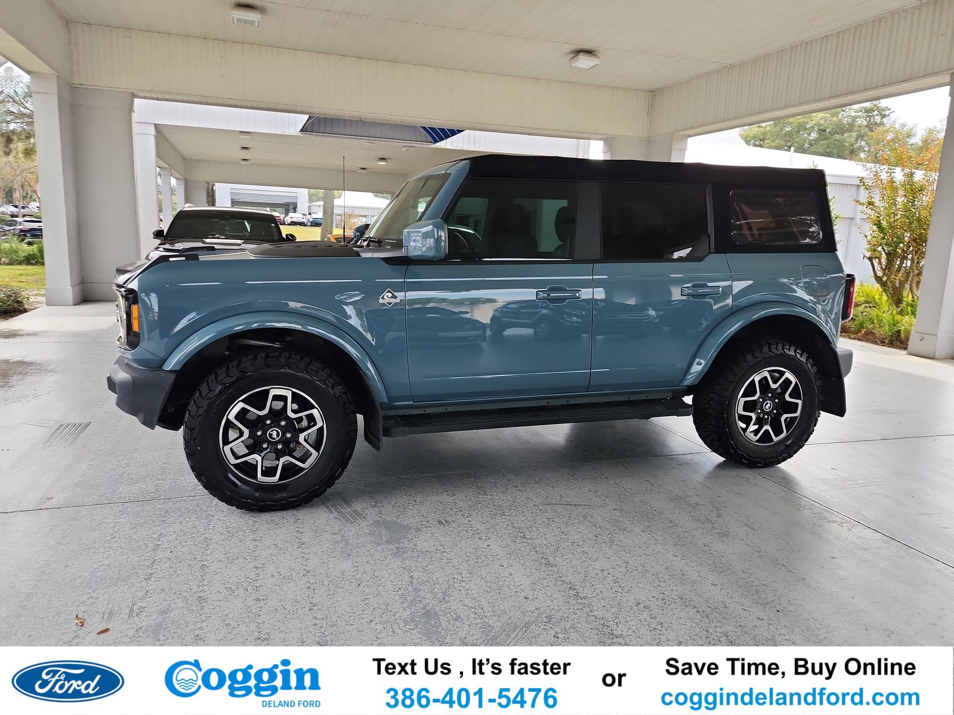 2023 Ford Bronco 4-Door Outer Banks's photo