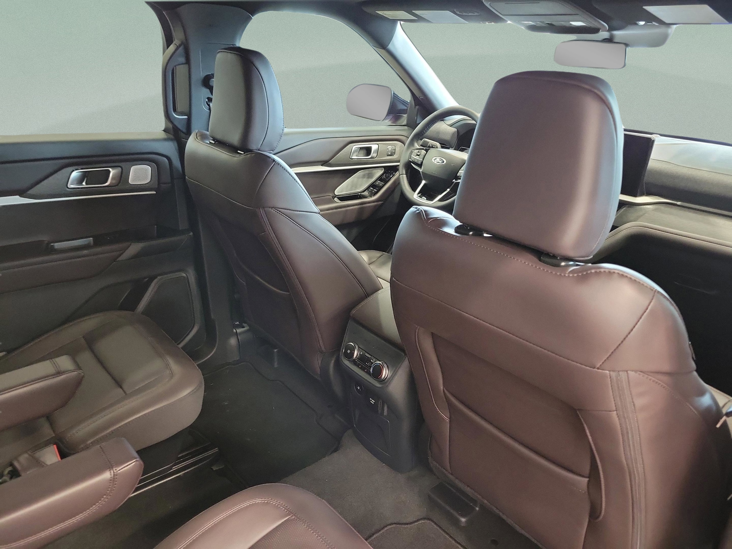 2026 Ford Explorer Platinum - Photo 15