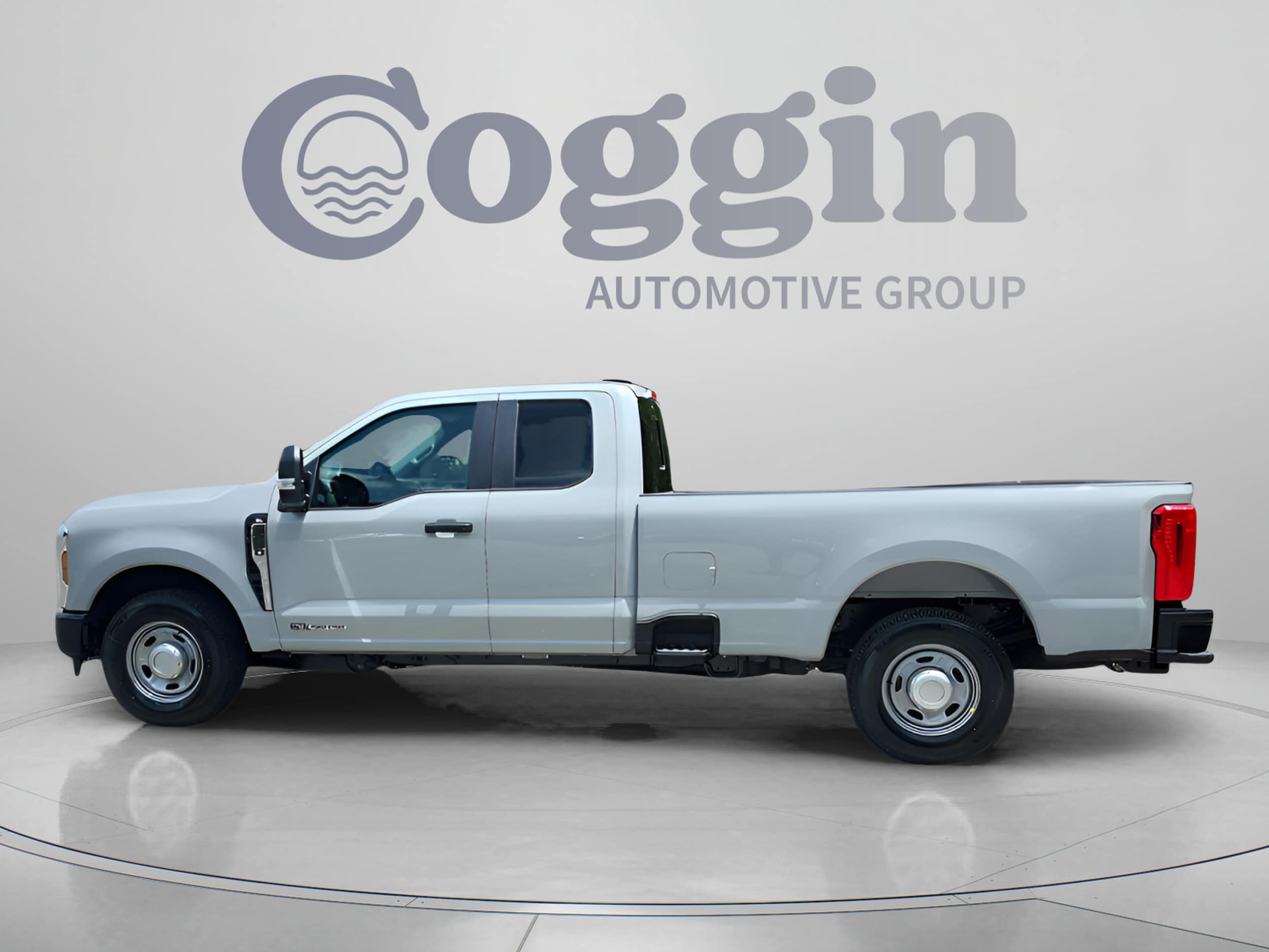 2025 Ford F-250 Super Duty XL - Photo 2