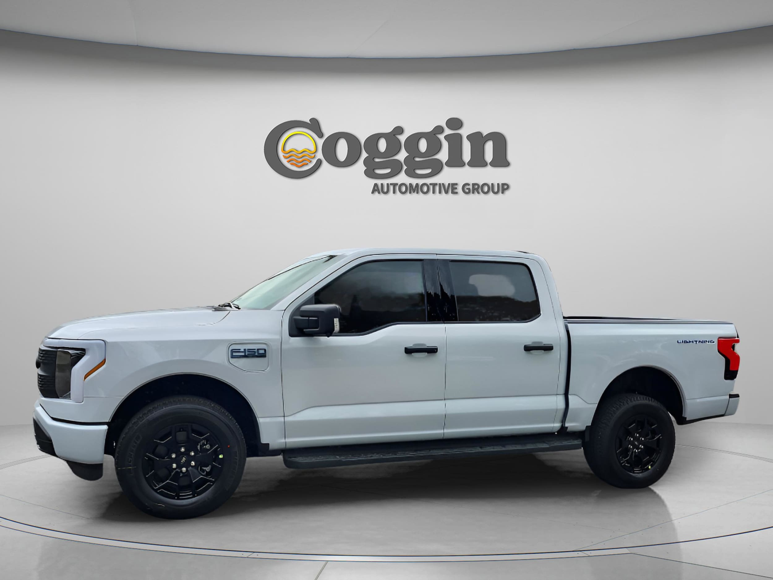 2025 Ford F-150 Lightning XLT's photo