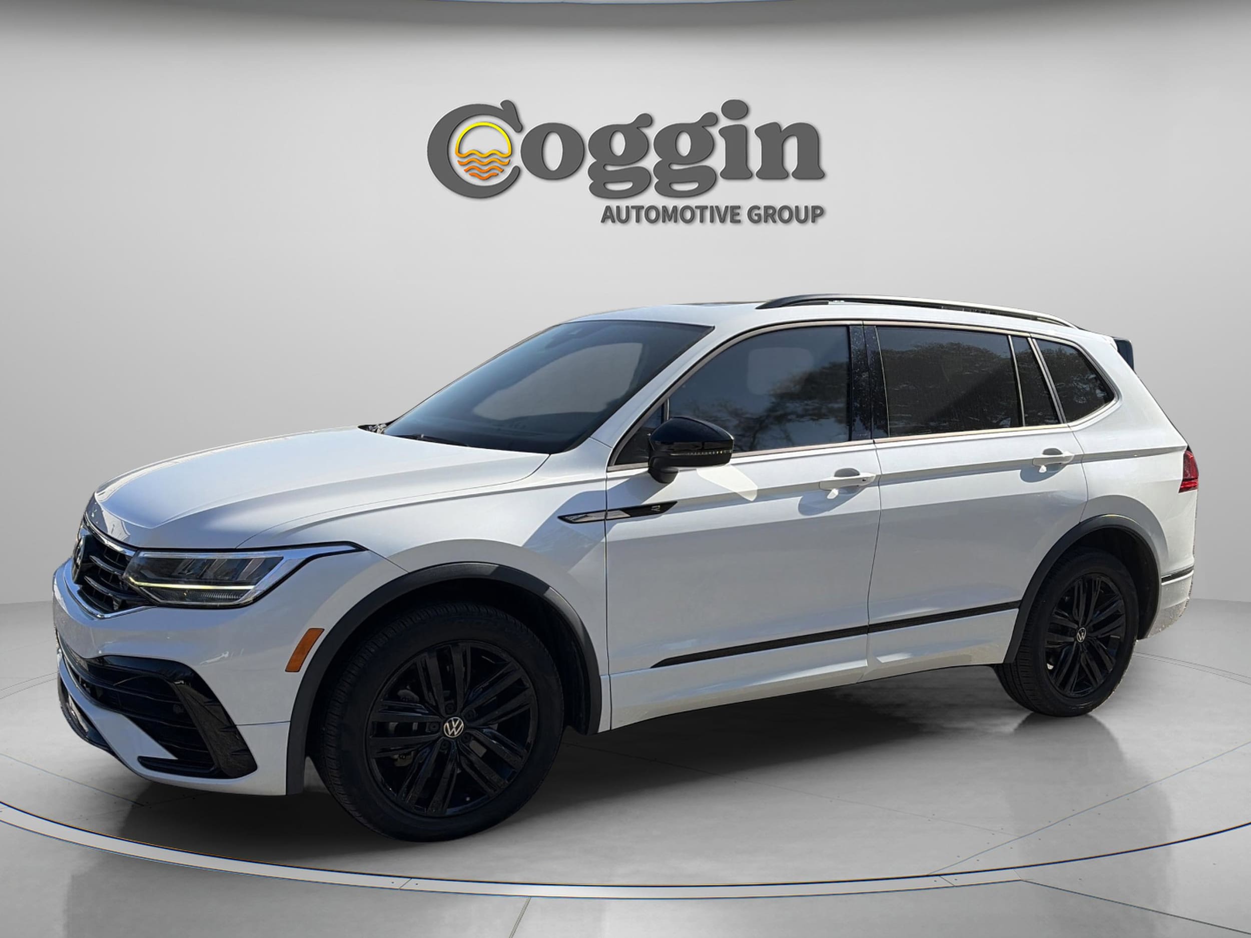 2022 Volkswagen Tiguan SE R-LINE BLACK