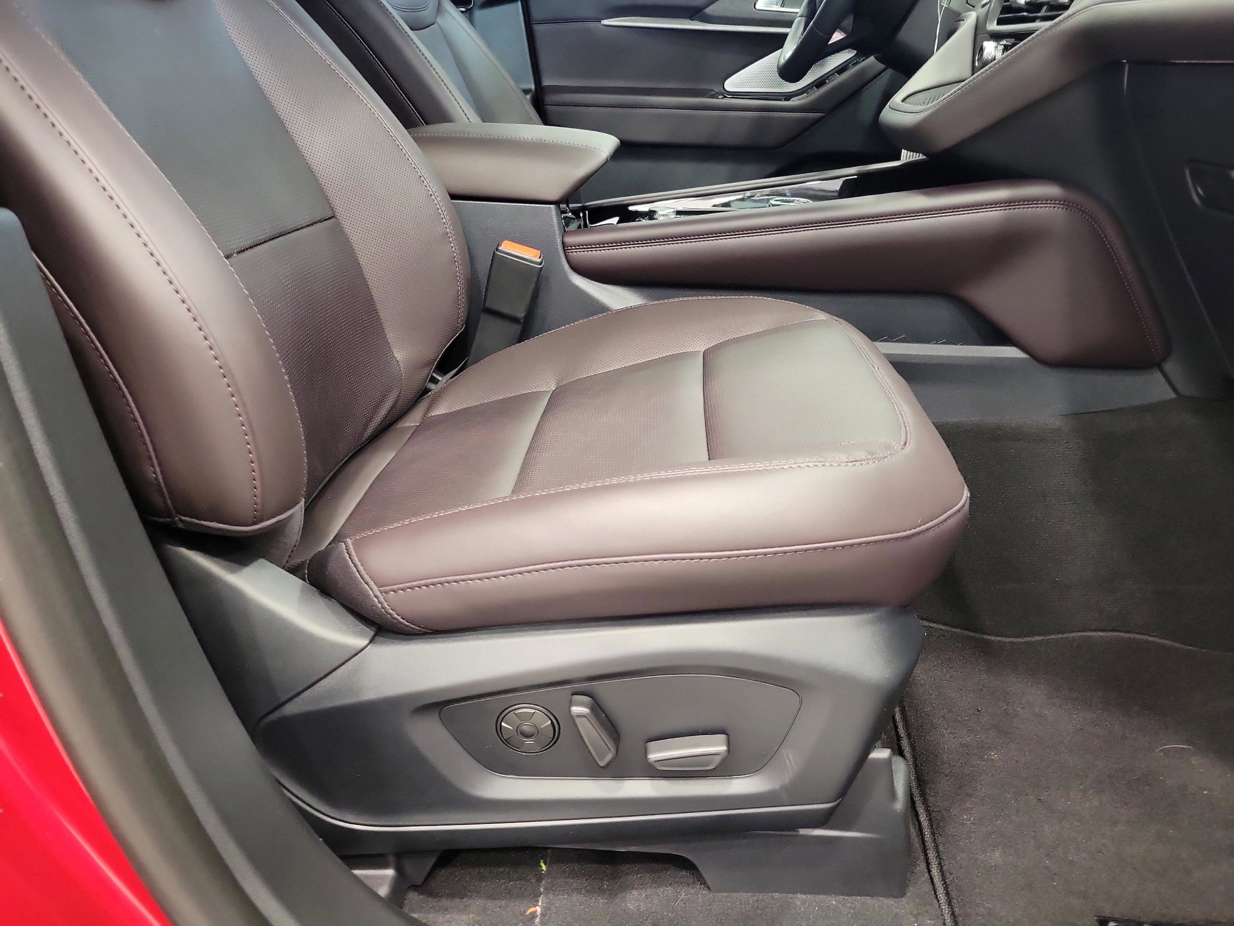 2026 Ford Explorer Platinum - Photo 21