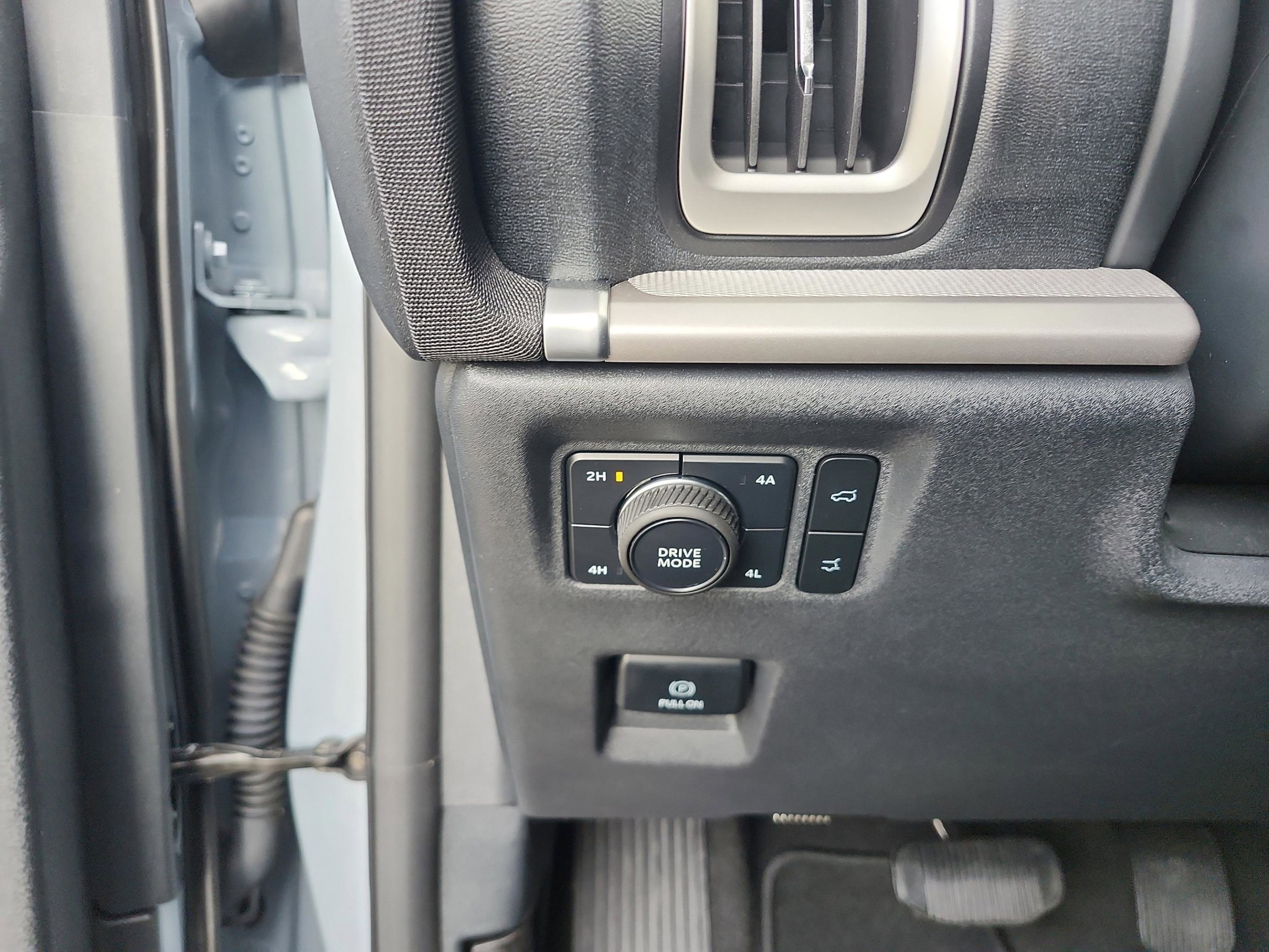 2025 Ford Expedition Active - Photo 14