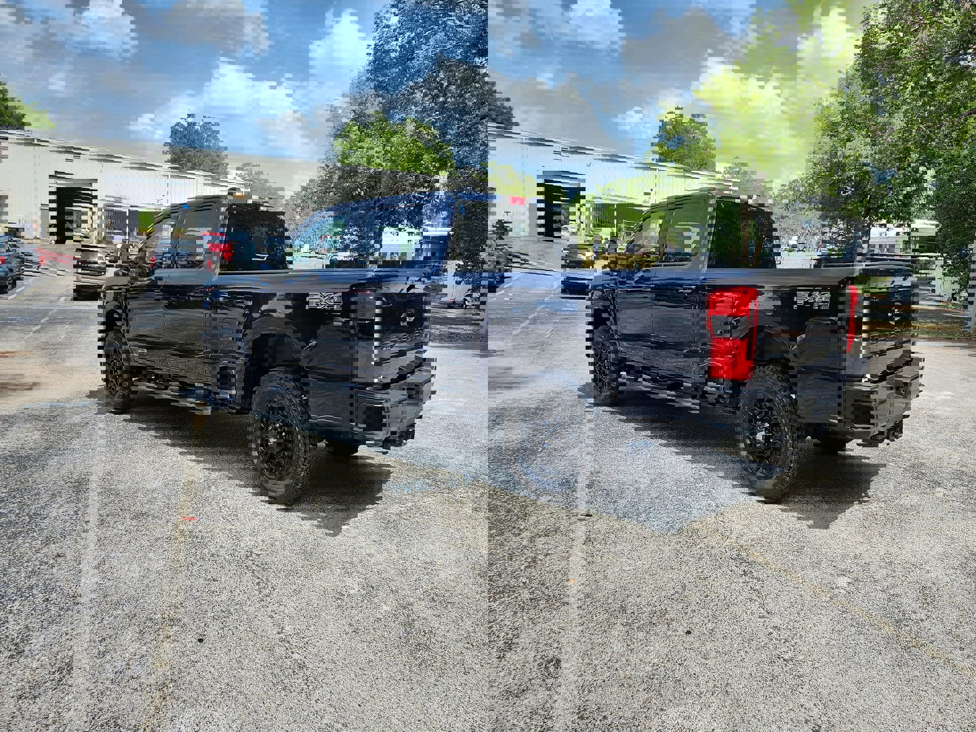 2025 Ford F-250 Lariat photo 3