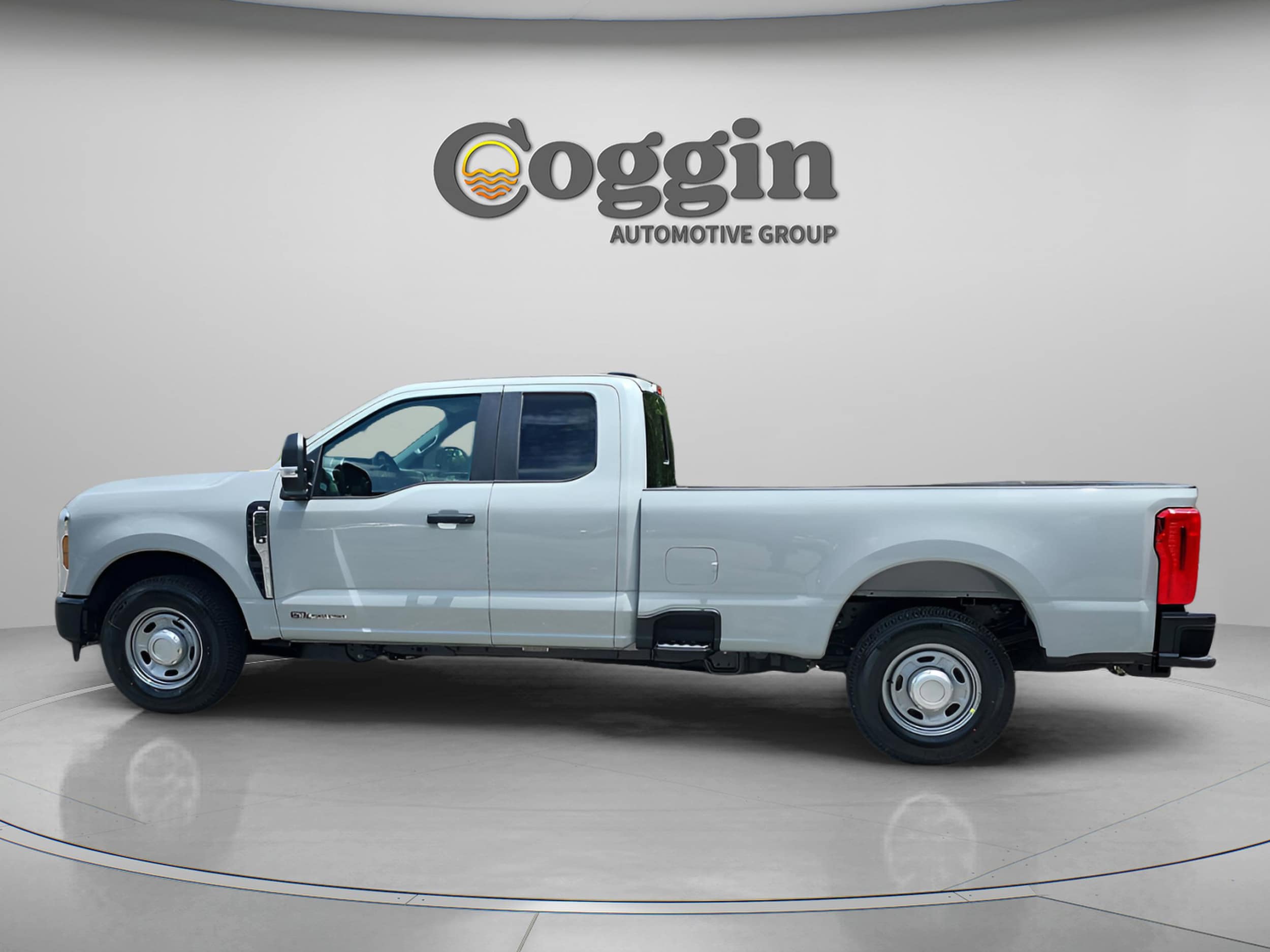 2025 Ford F-250 Super Duty XL - Photo 2