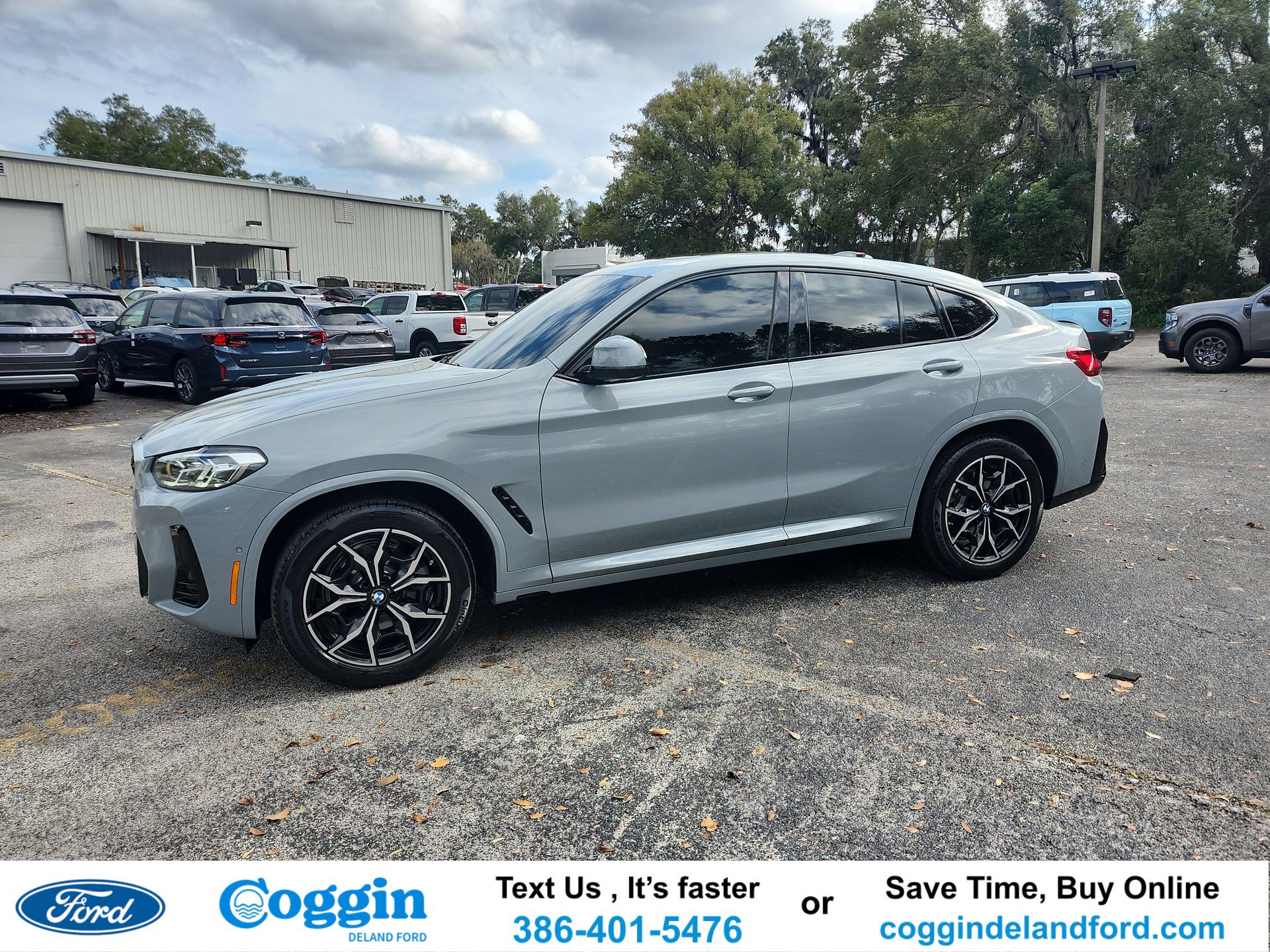 2023 BMW X4 30i's photo