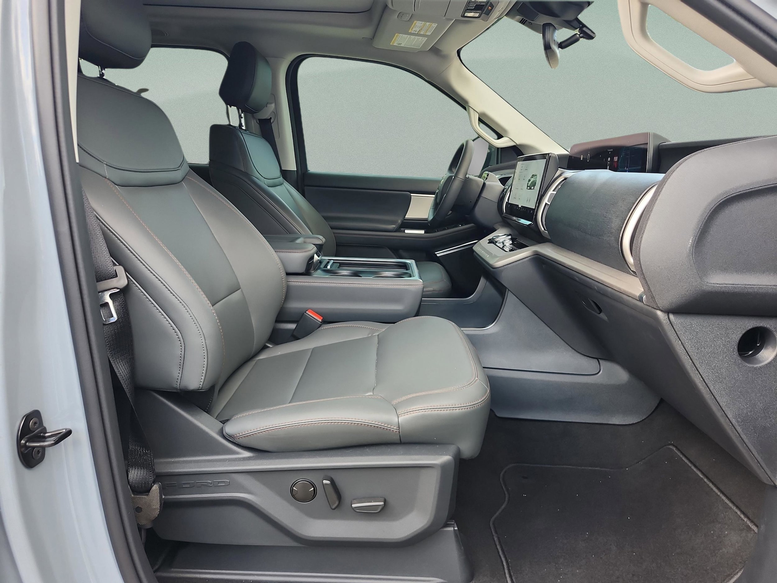 2025 Ford Expedition Active - Photo 21