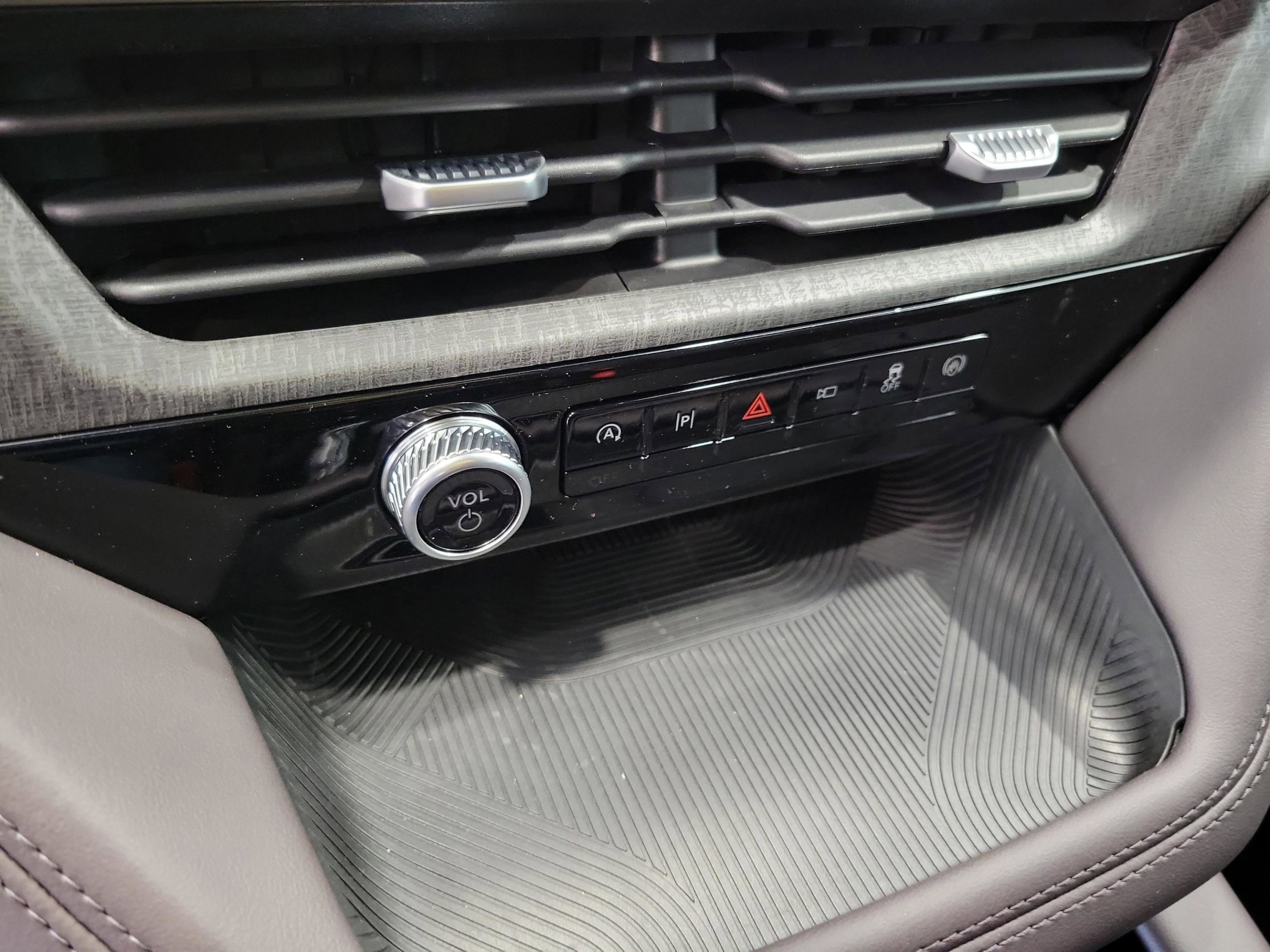 2026 Ford Explorer Platinum - Photo 16