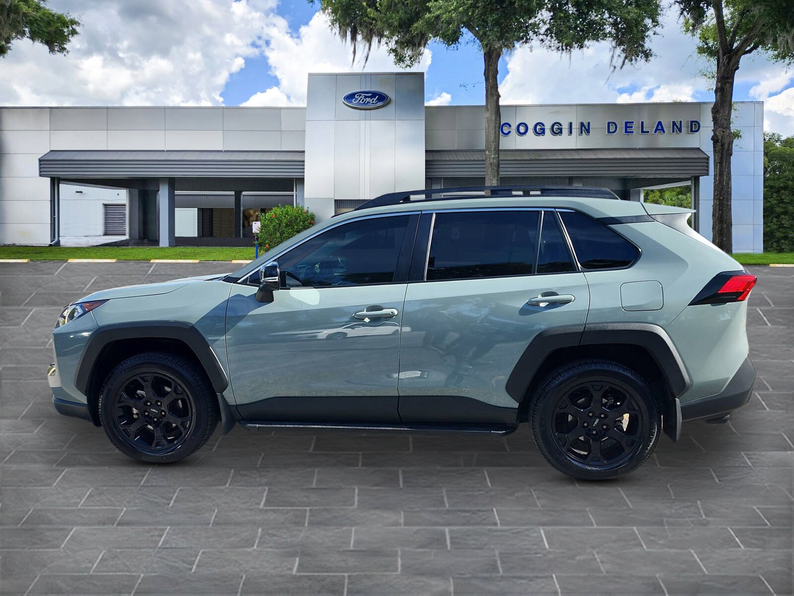 2020 Toyota RAV4 TRD photo 2