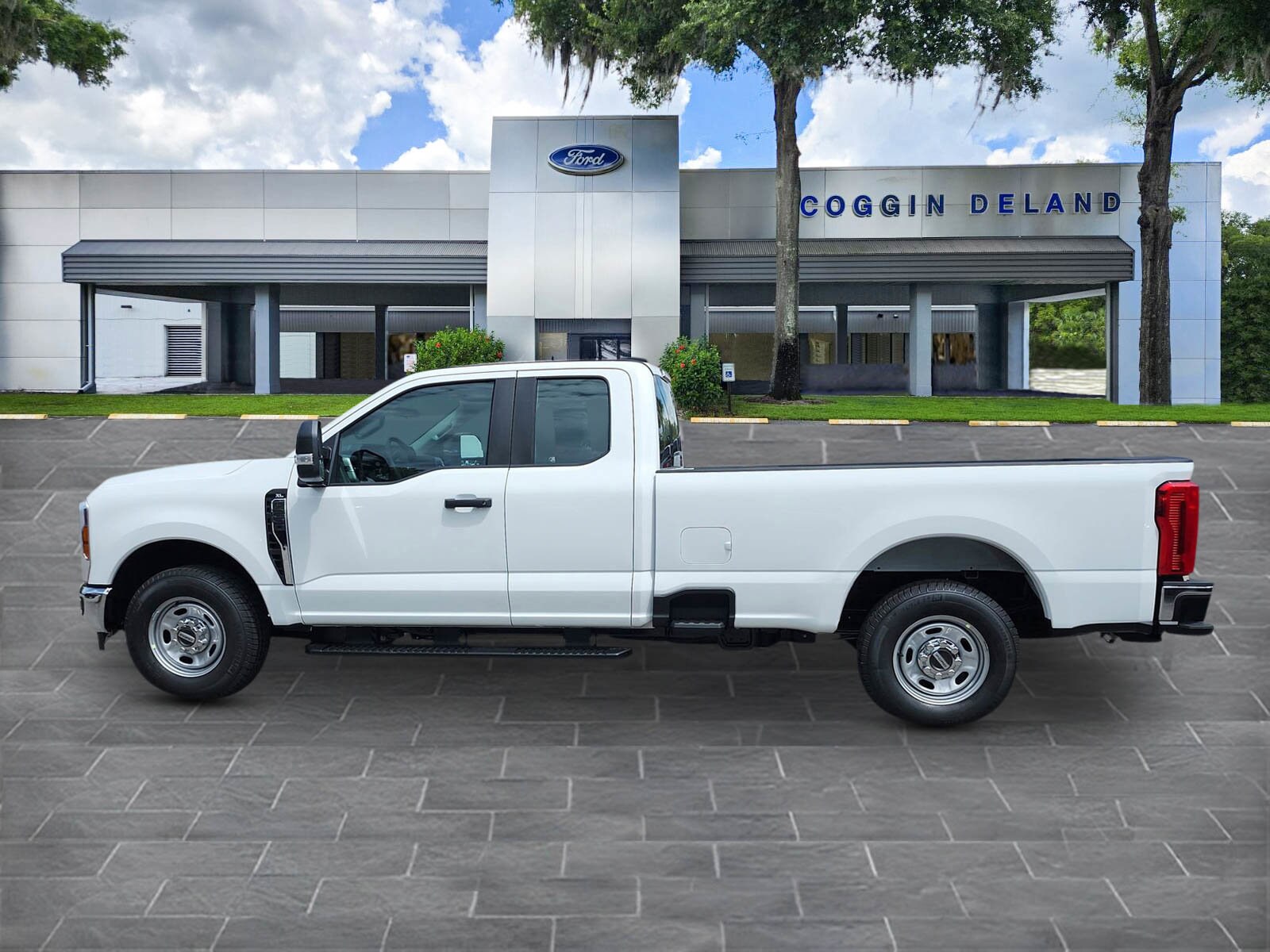 2025 Ford F-250 XL photo 2