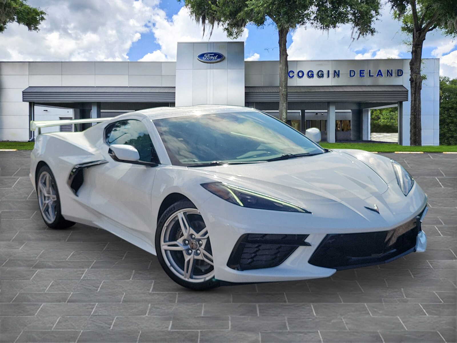 2025 Chevrolet Corvette 2LT Coupe photo 2