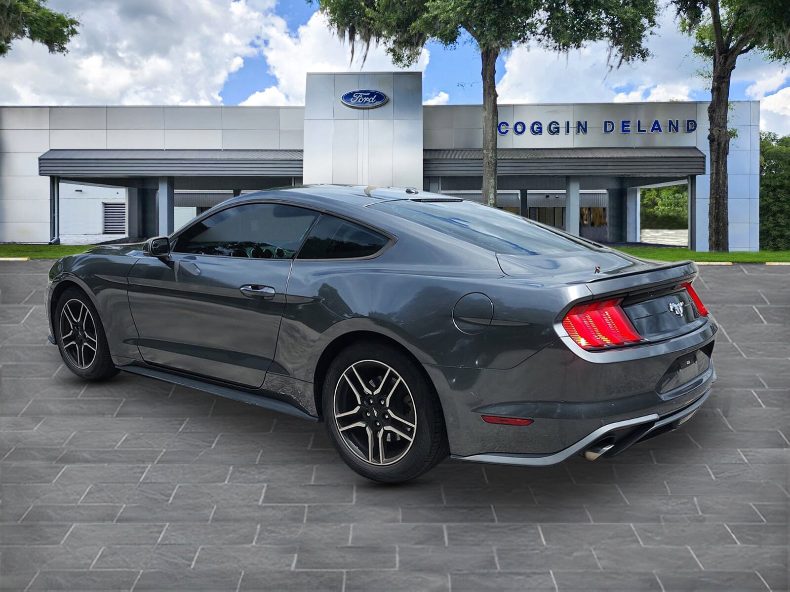 2020 Ford Mustang EcoBoost Premium photo 3
