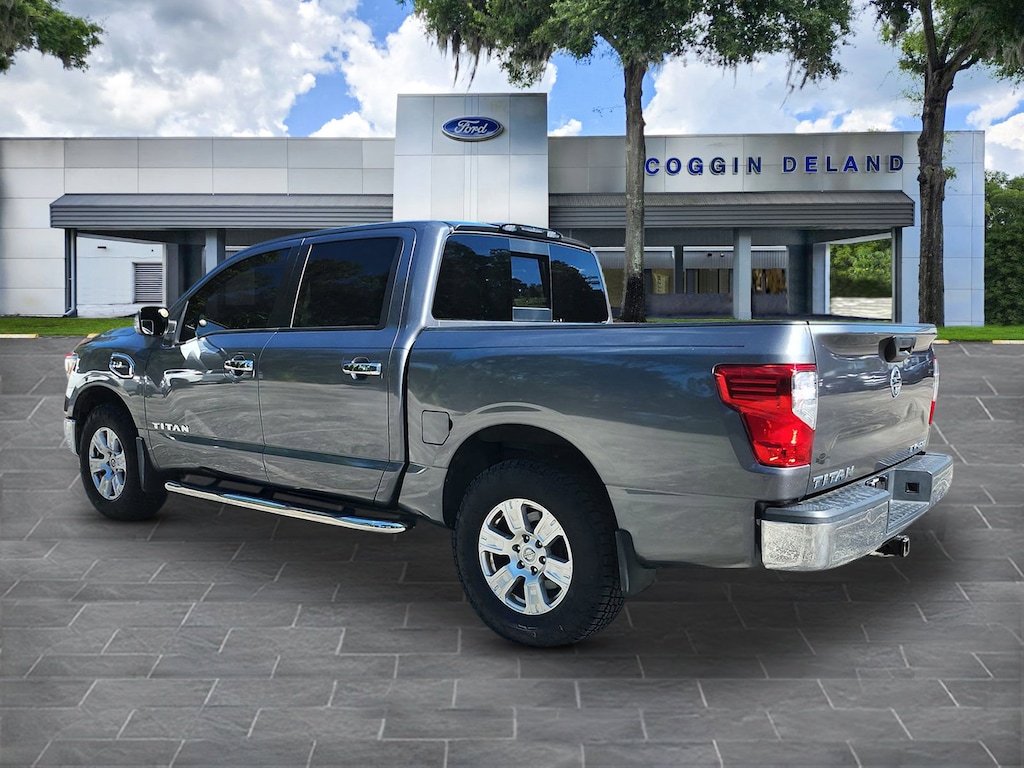 Used 2017 Nissan Titan SV Truck Crew Cab