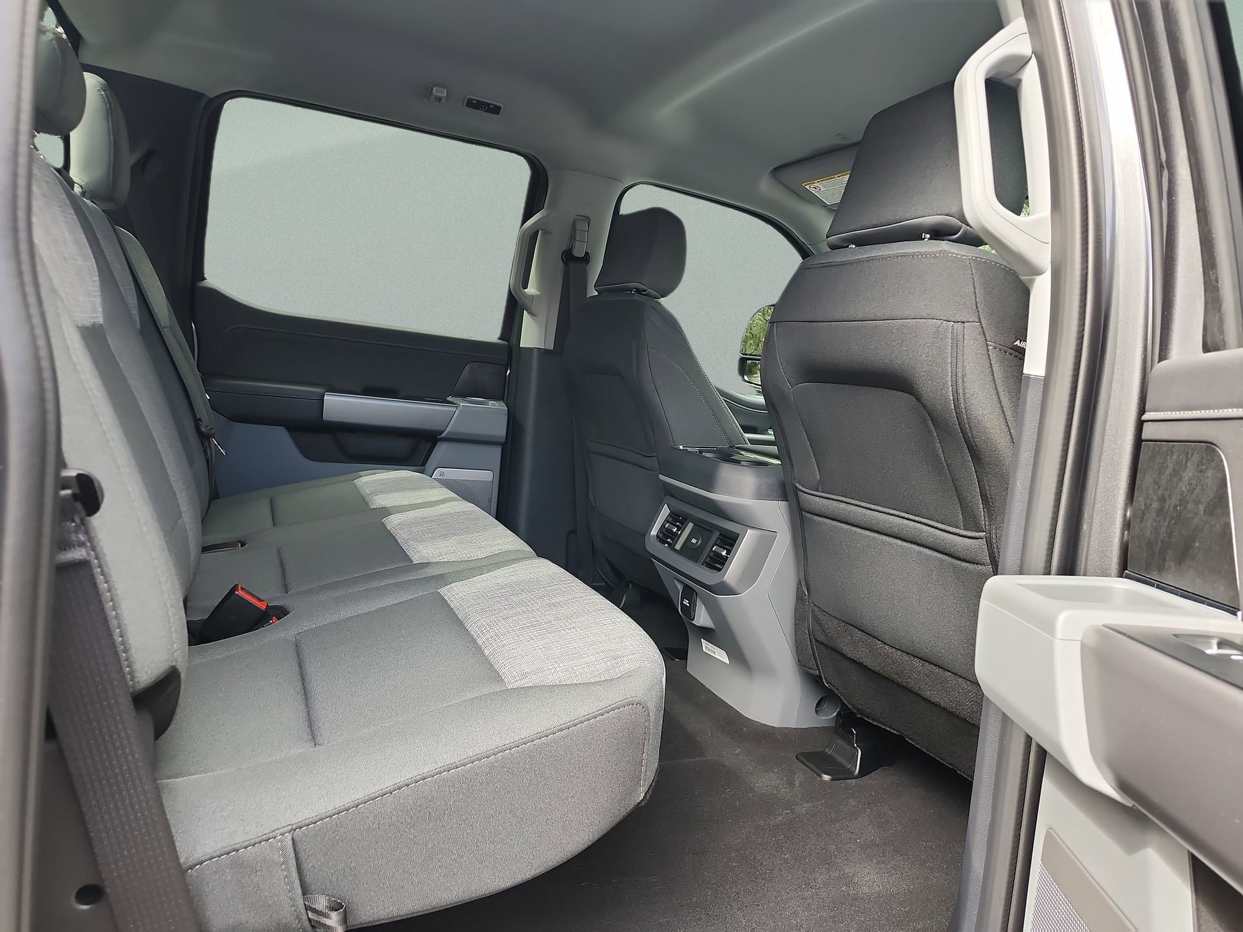 2026 Ford F-250 Super Duty XLT - Photo 17