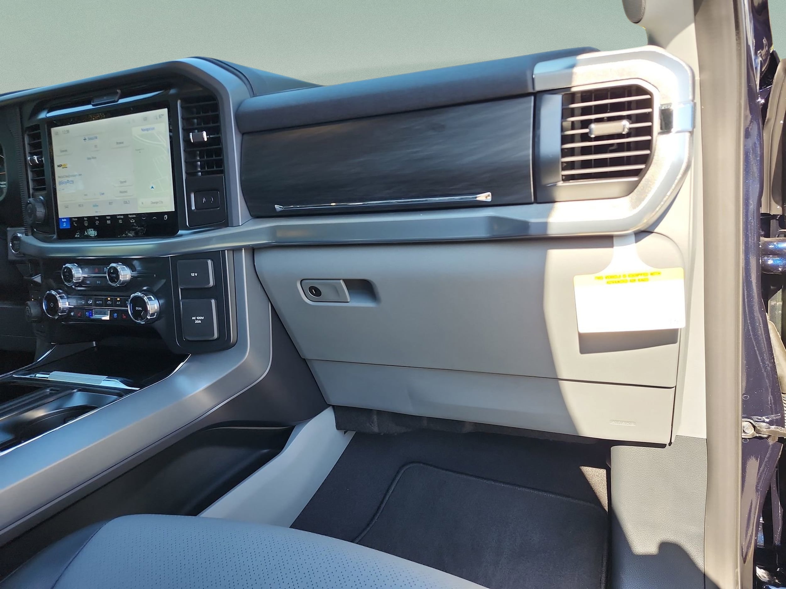 2025 Ford F-150 Lariat - Photo 20