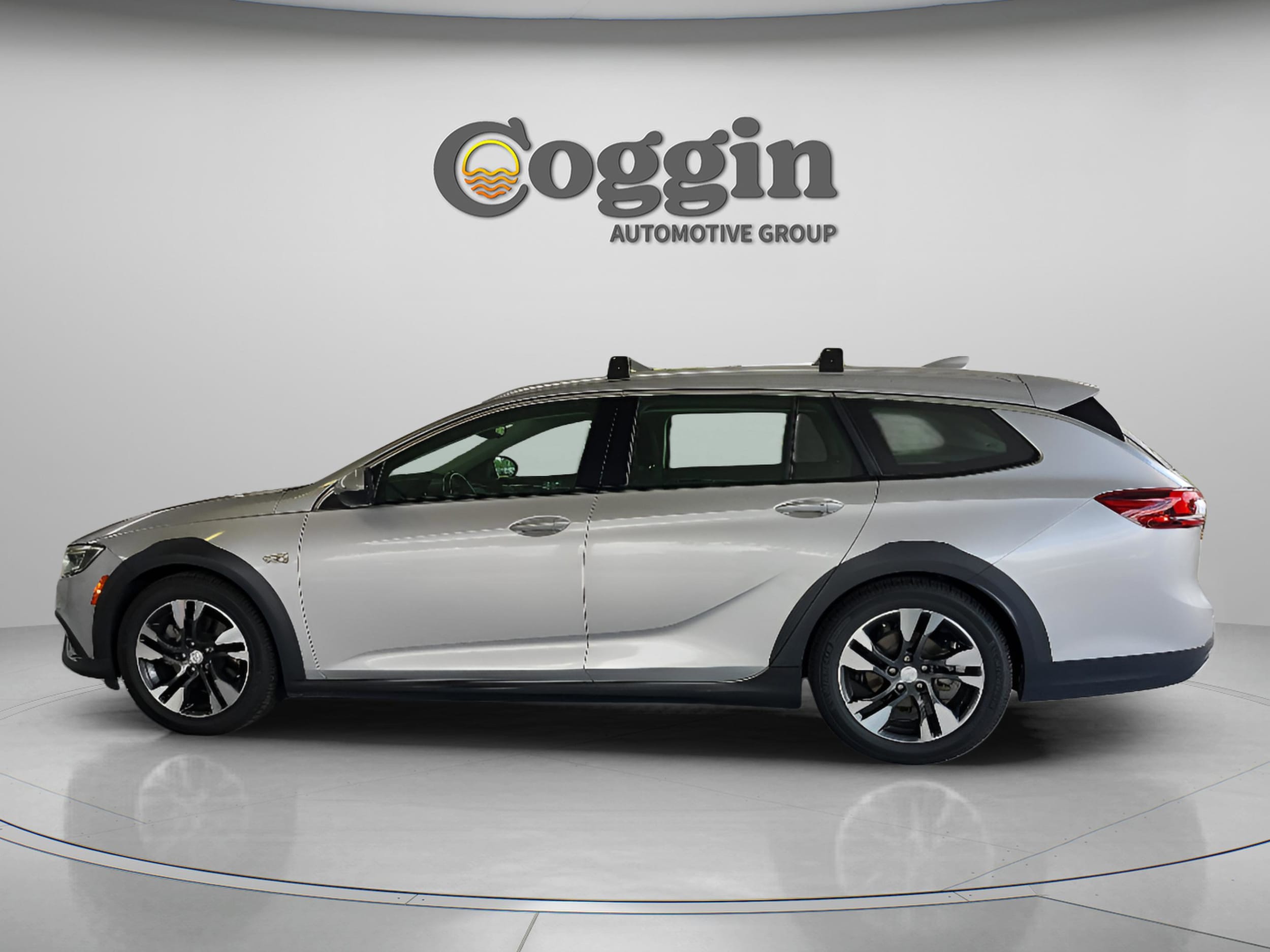 Used 2018 Buick Regal TourX Preferred with VIN W04GU8SX4J1137573 for sale in Orange City, FL