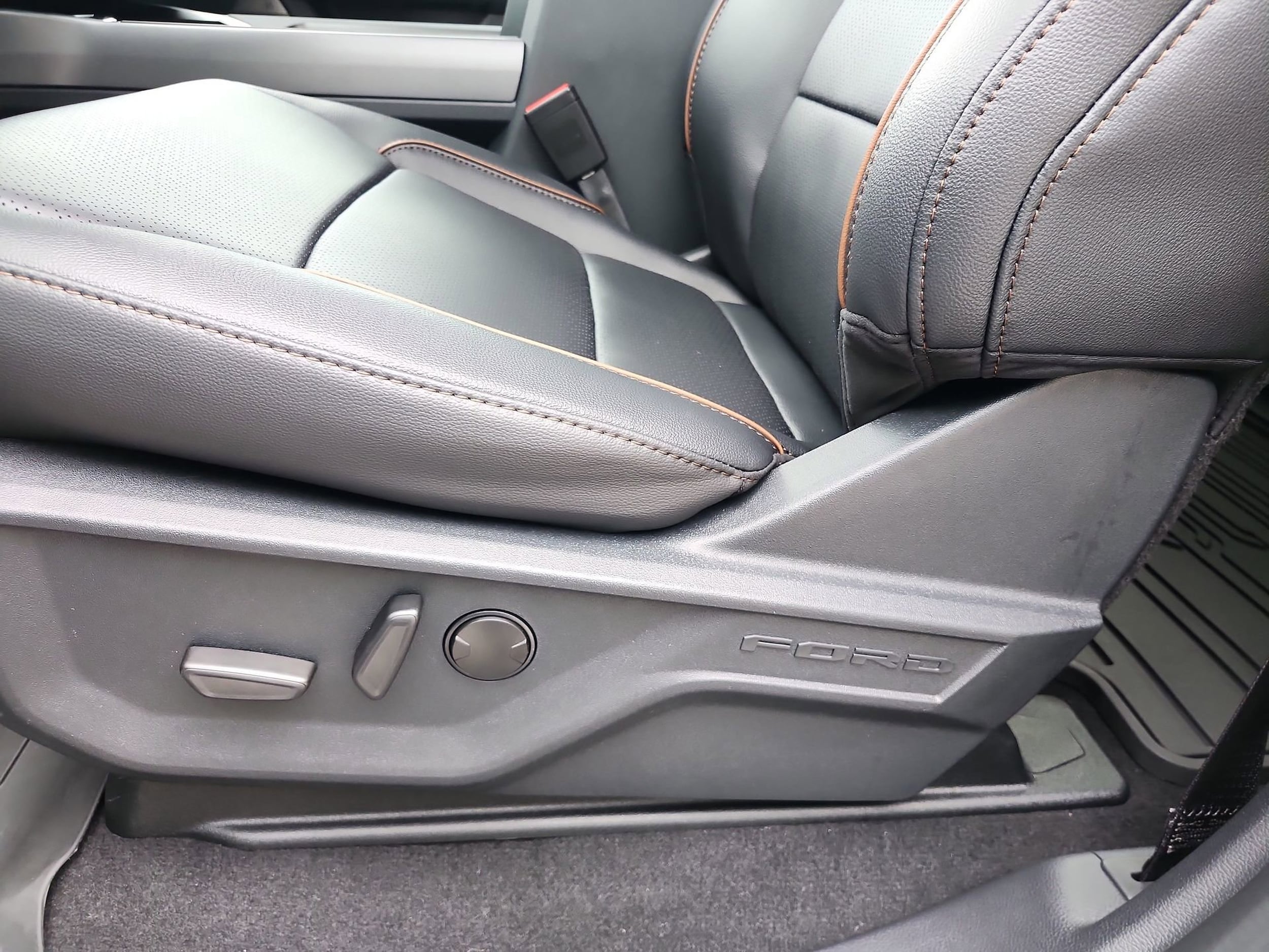 2026 Ford F-350 Super Duty Lariat - Photo 14