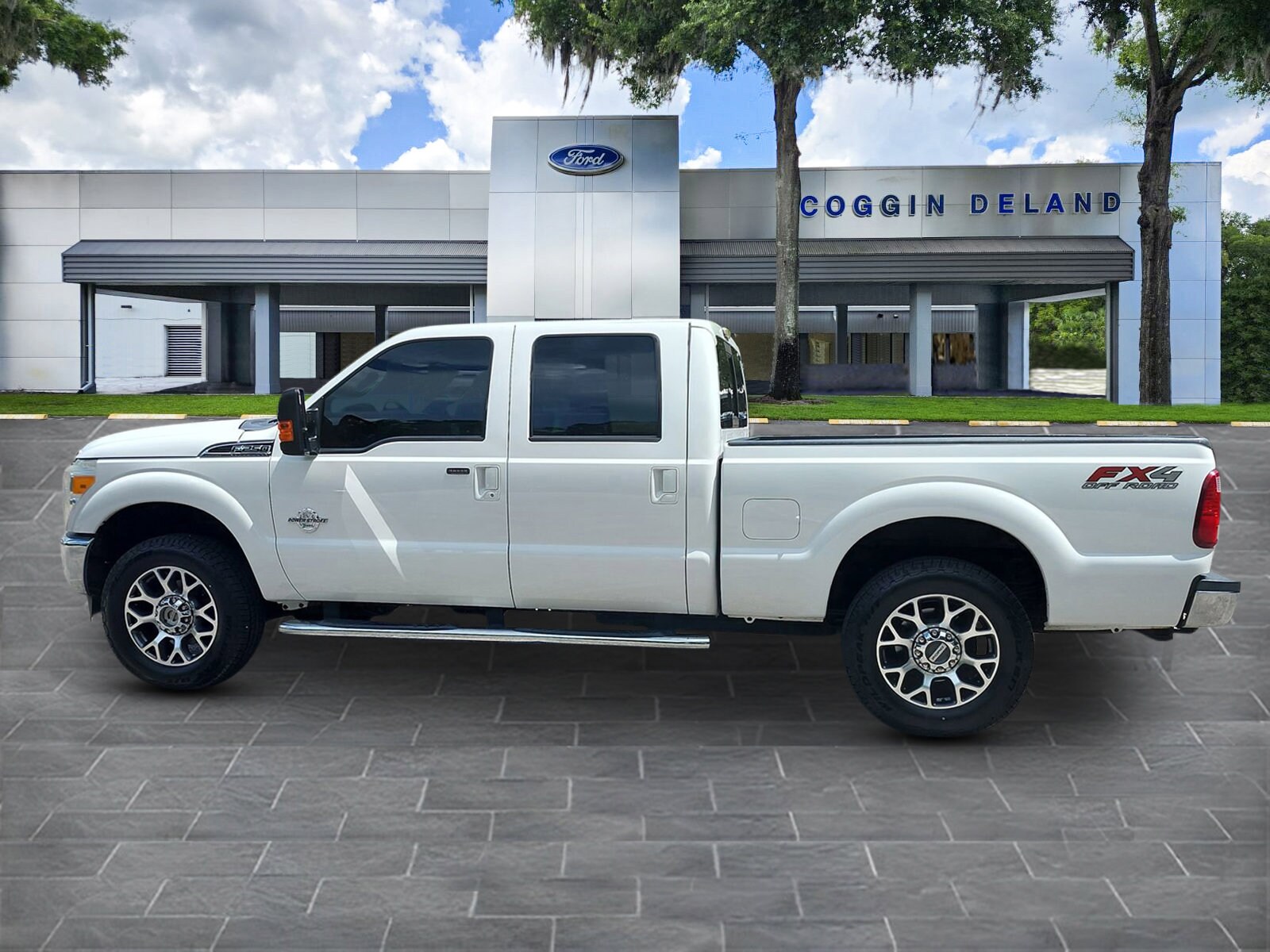 2016 Ford F-250 Lariat photo 2