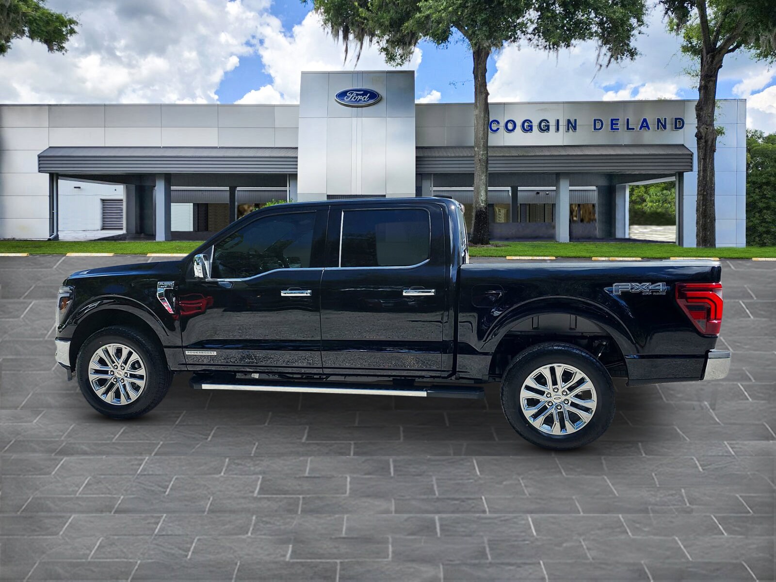 2025 Ford F-150 Lariat photo 2