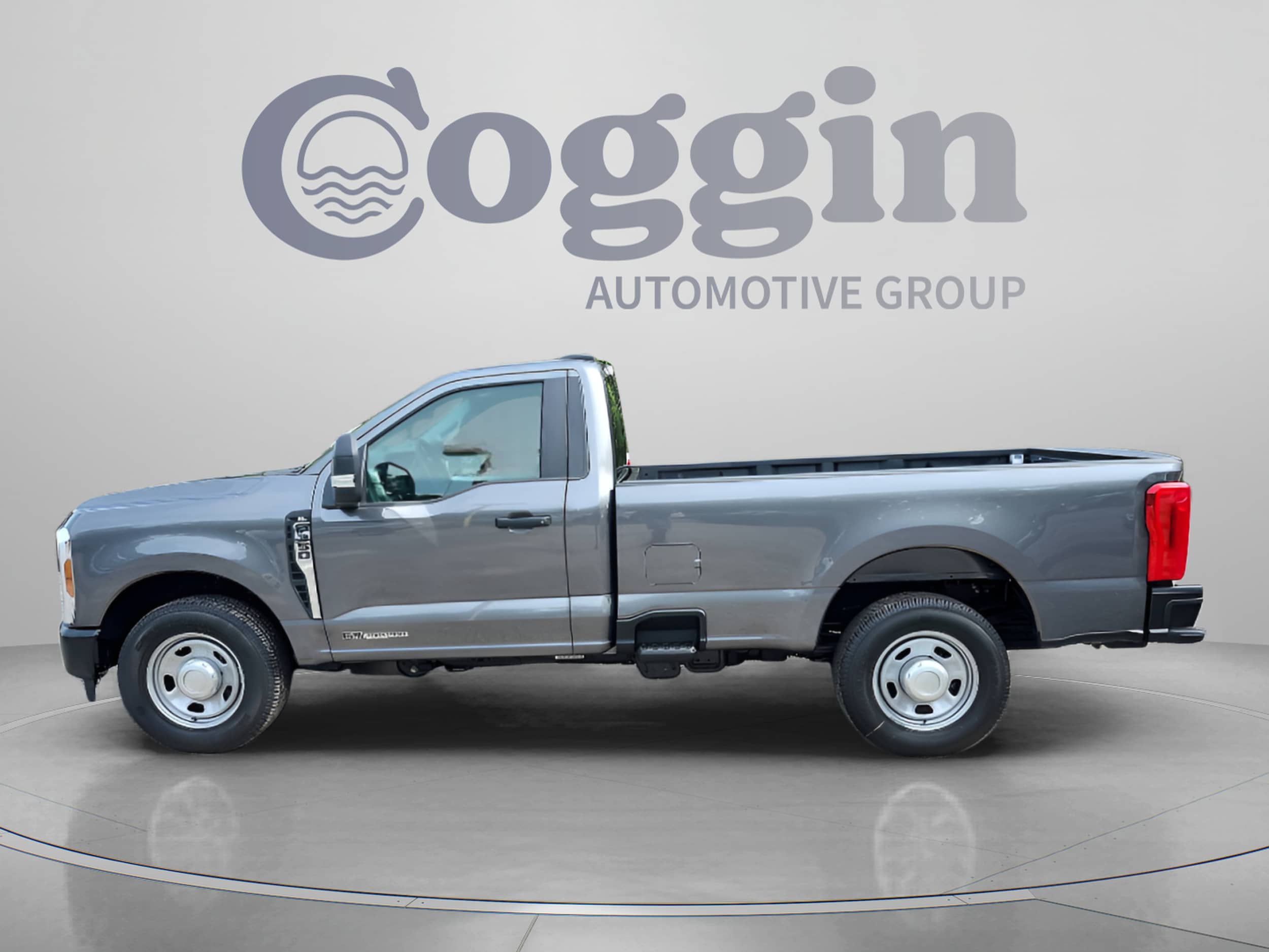 2025 Ford F-350 Super Duty XL - Photo 2
