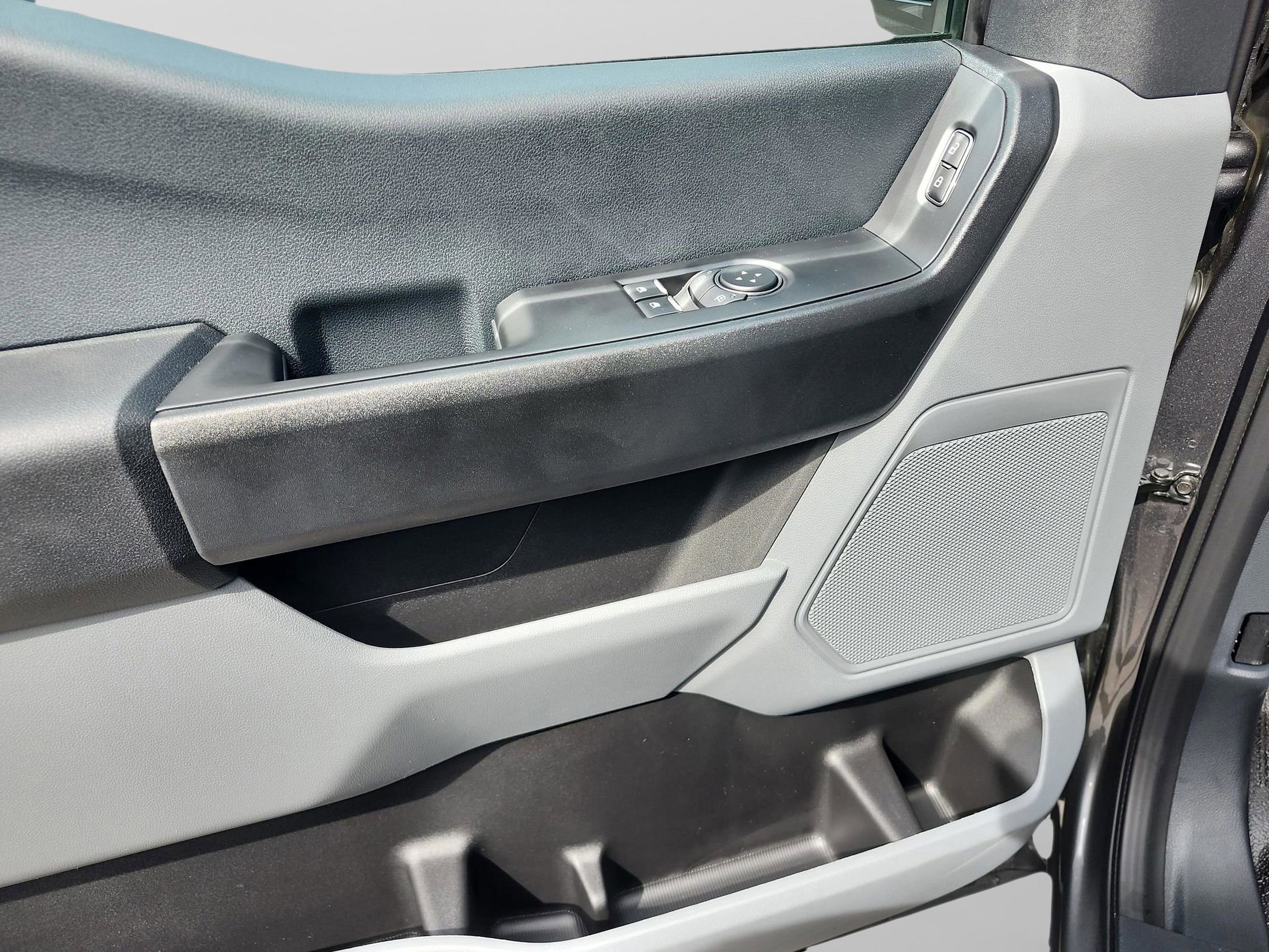 2025 Ford F-350 Super Duty XL - Photo 16