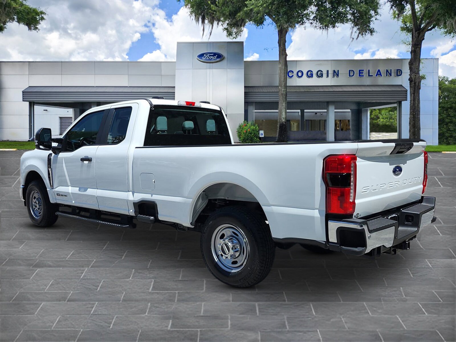 2025 Ford F-250 photo 3