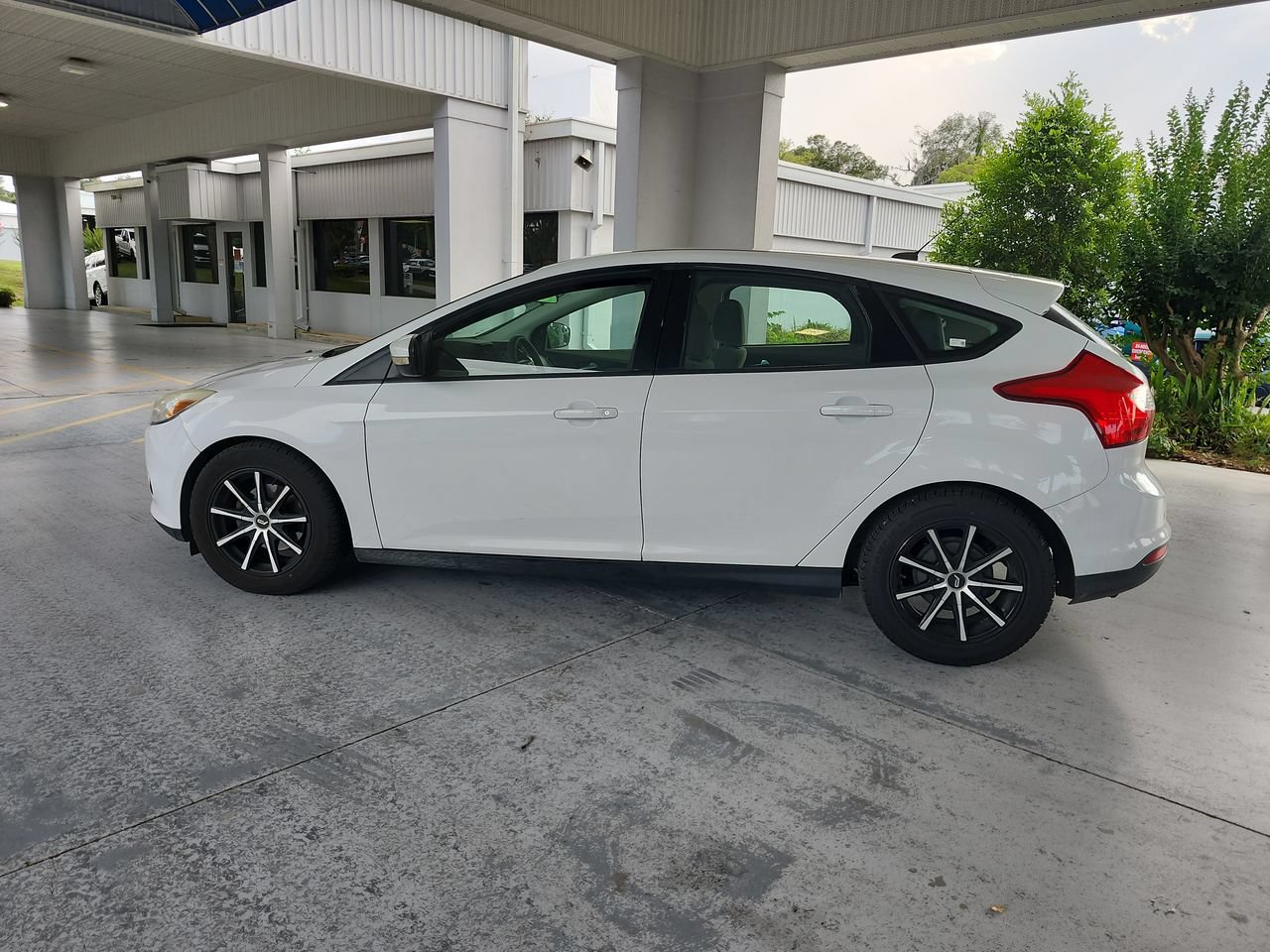 Used 2014 Ford Focus SE with VIN 1FADP3K23EL417122 for sale in Orange City, FL
