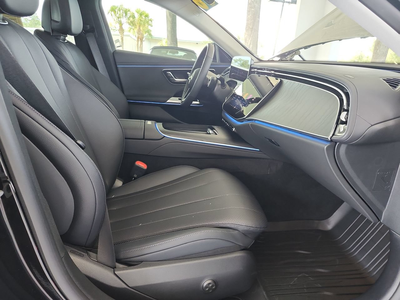 2026 Mercedes-Benz E-Class E350 - Photo 21