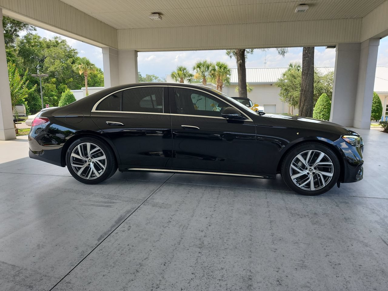 2026 Mercedes-Benz E-Class E350 - Photo 7