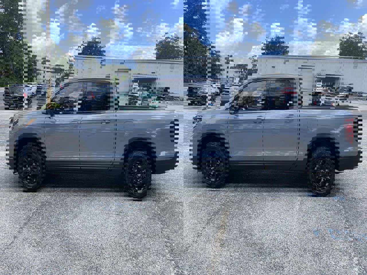 2026 Honda Ridgeline Black Edition photo 2