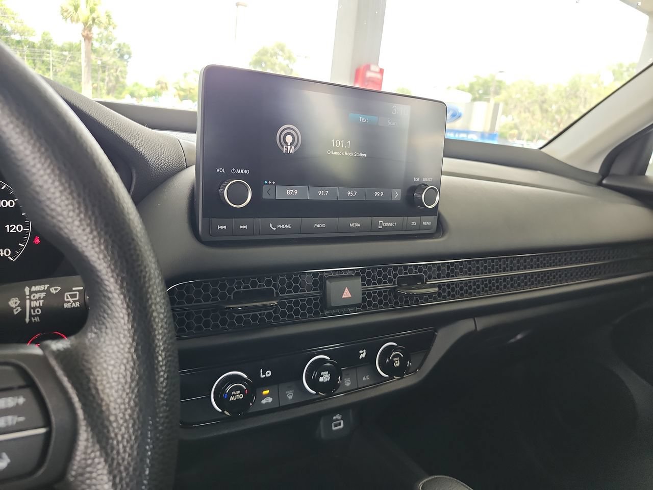 2023 Honda HR-V LX - Photo 13