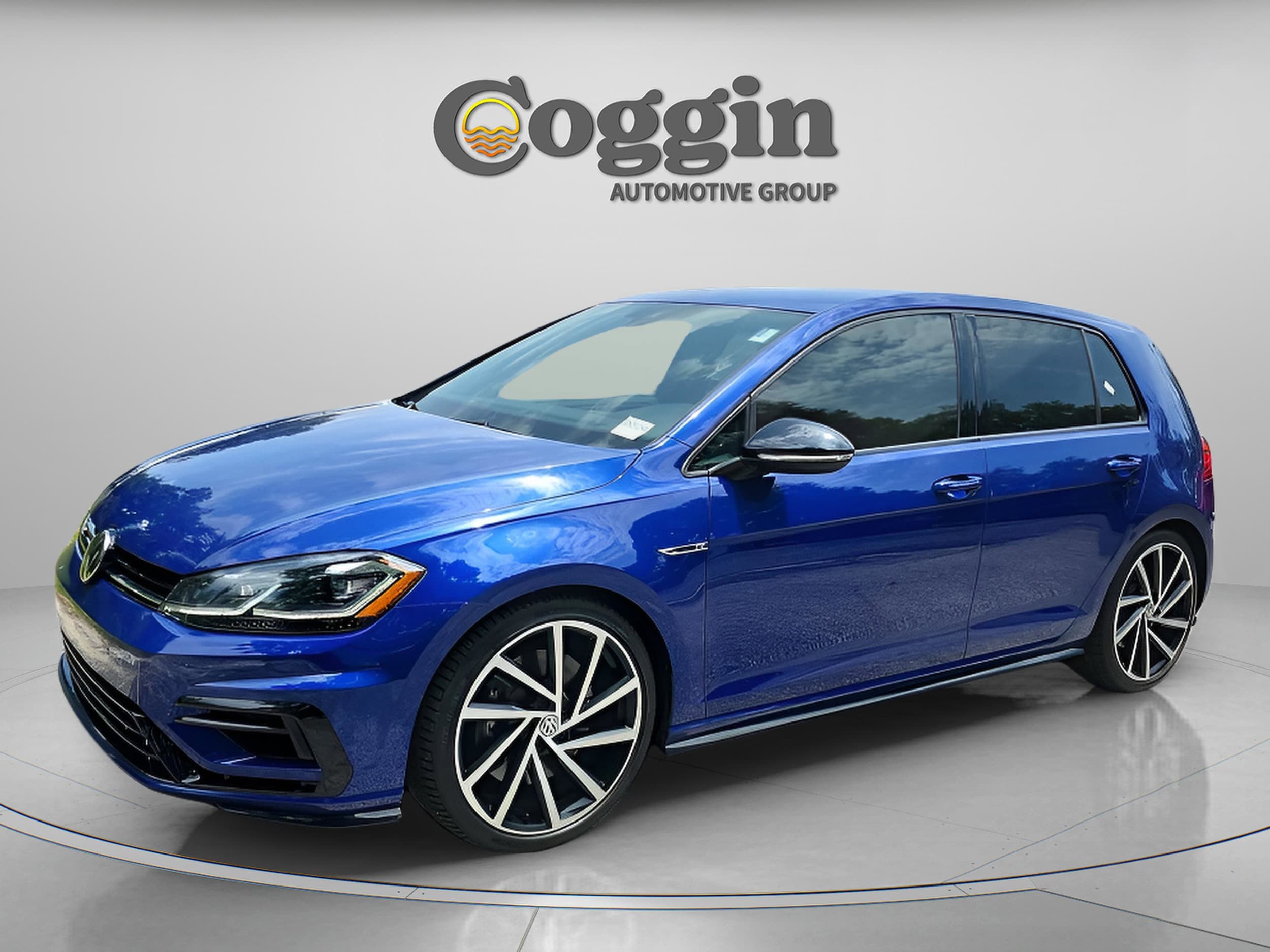 2018 Volkswagen Golf R w/DCC & Navigation 4-door DSG's photo