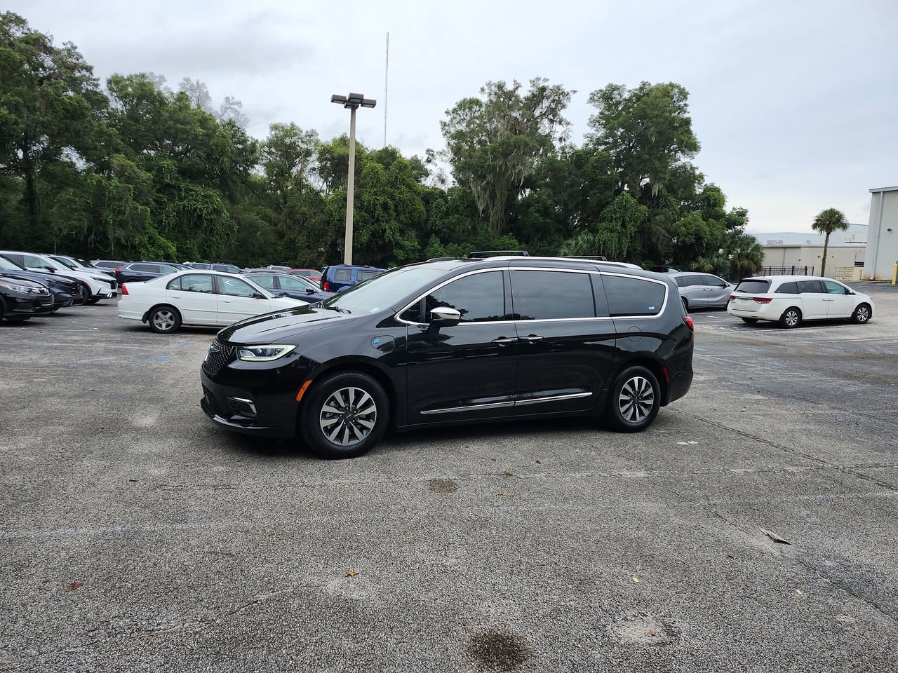 Used 2021 Chrysler Pacifica Hybrid Limited with VIN 2C4RC1S77MR590336 for sale in Orange City, FL