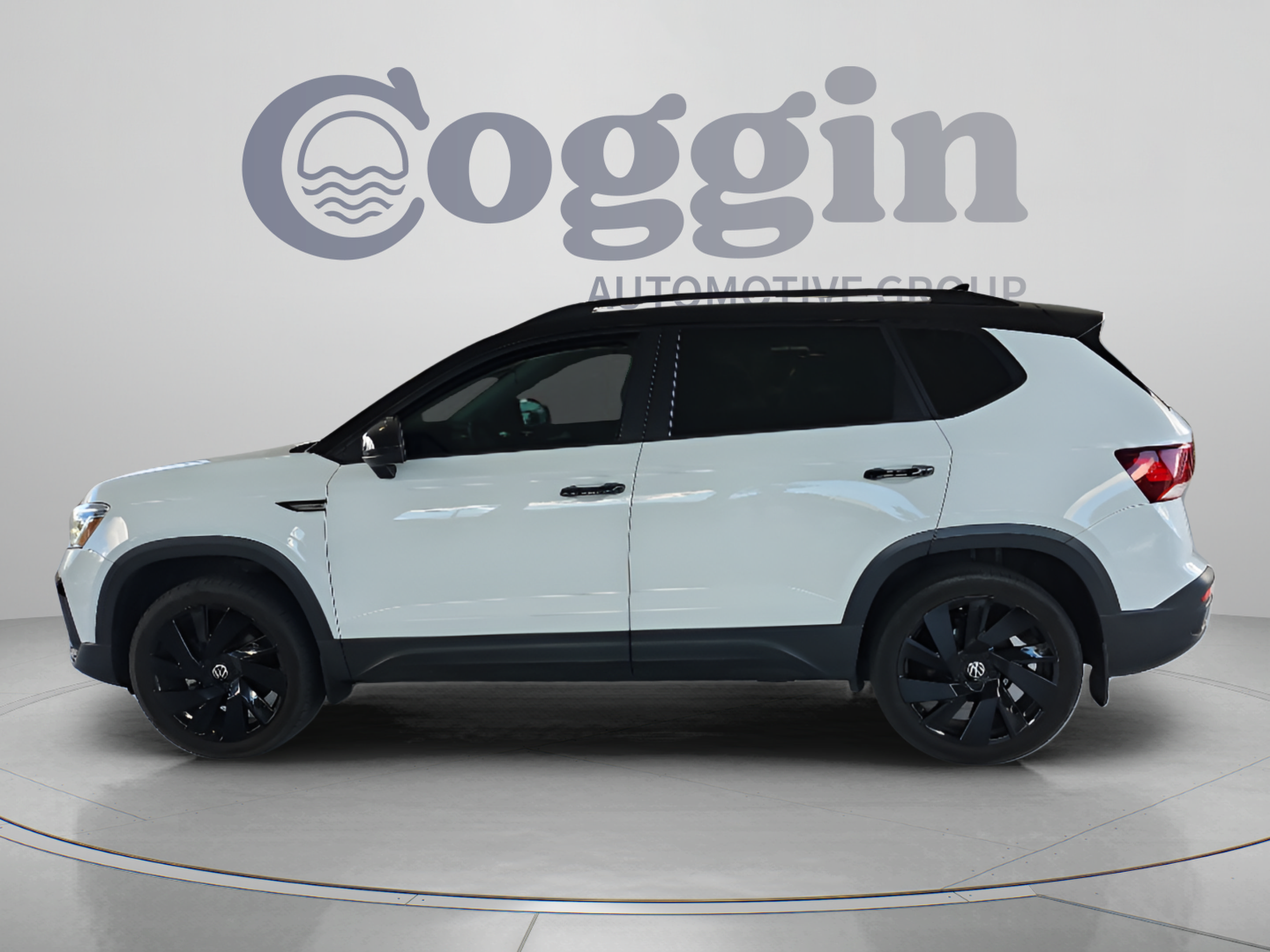 Used 2024 Volkswagen Taos SE Black with VIN 3VVLX7B28RM126506 for sale in Orange City, FL