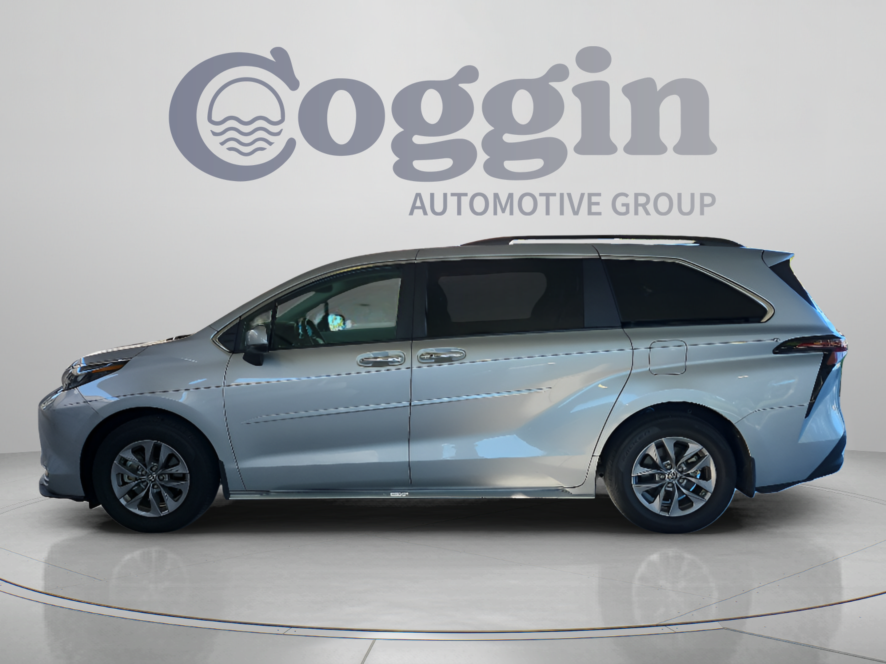 Used 2024 Toyota Sienna XLE 8 Passenger Van Passenger Van
