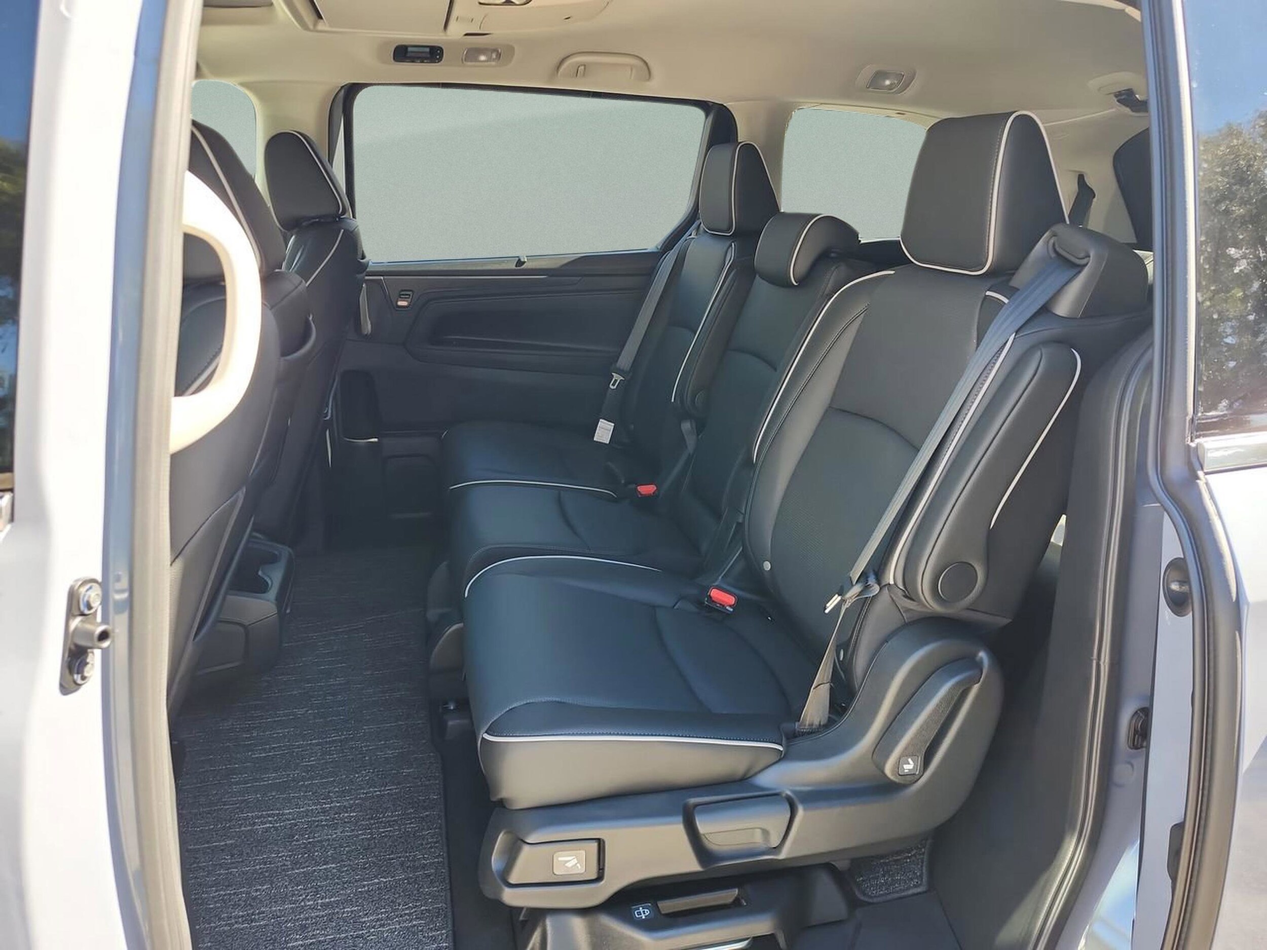 2026 Honda Odyssey Elite - Photo 17